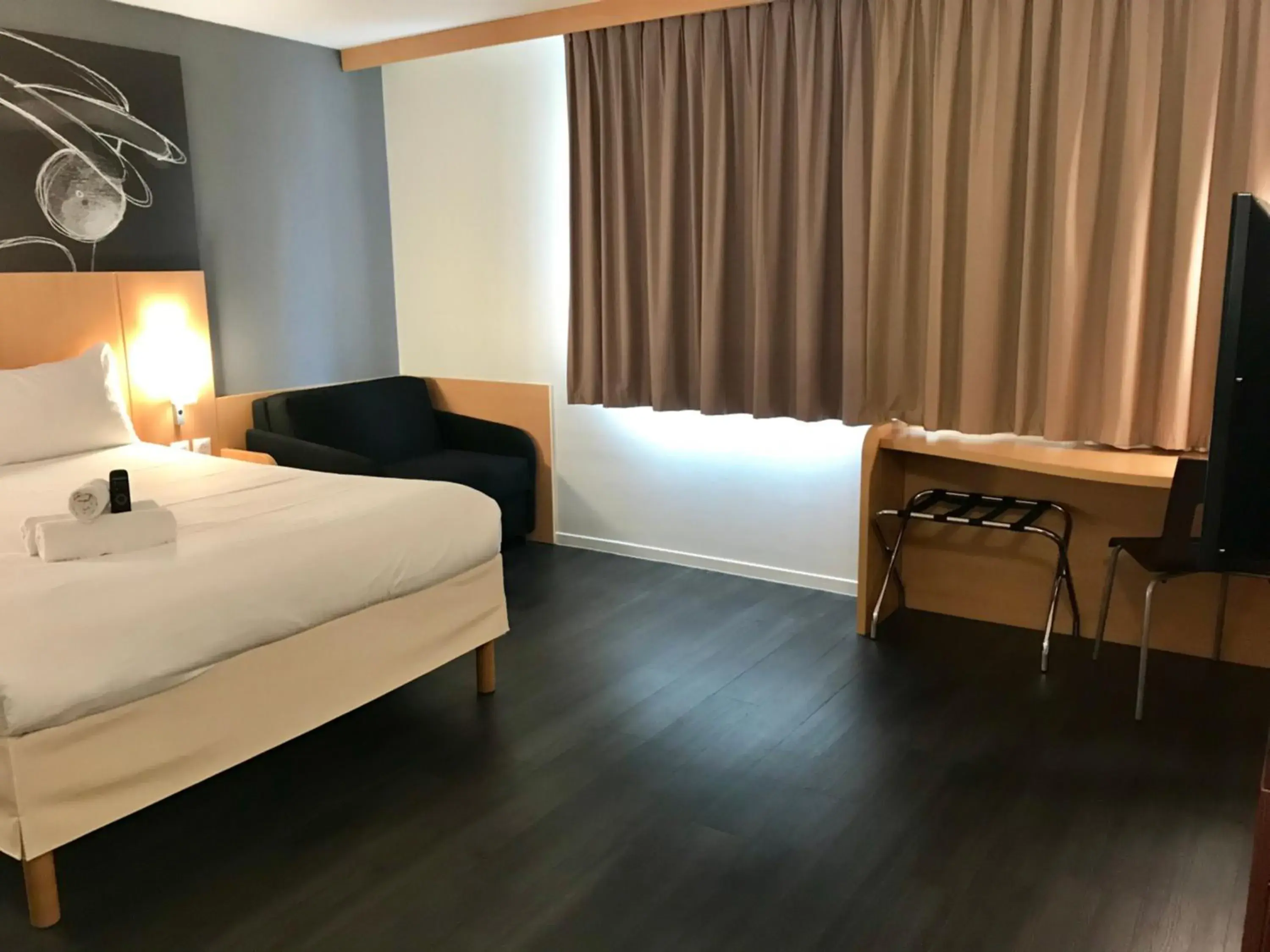 Photo of the whole room, Bed in easyHotel Nice Palais des Congrès – Old Town