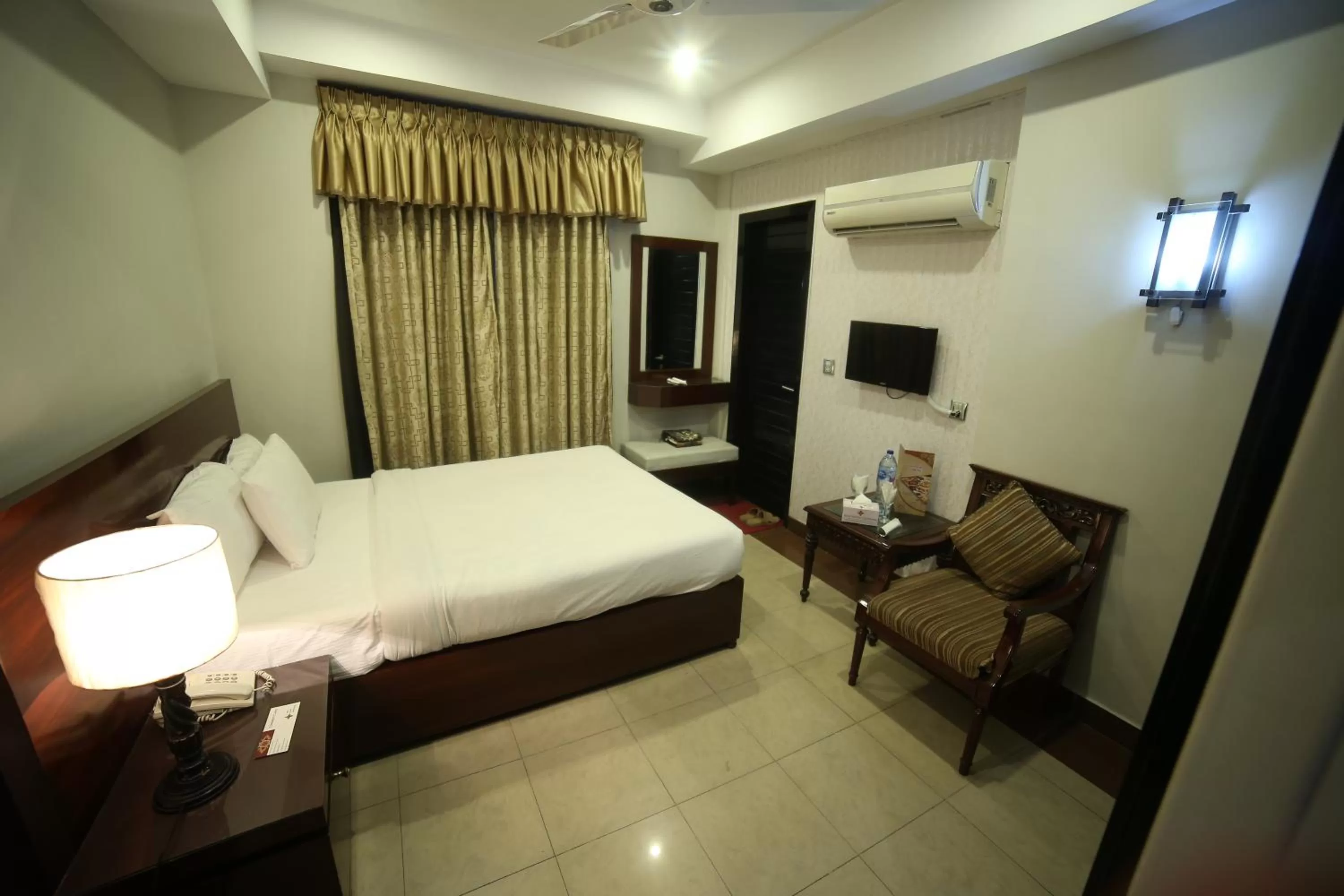 Bedroom in Hotel Multan Continental