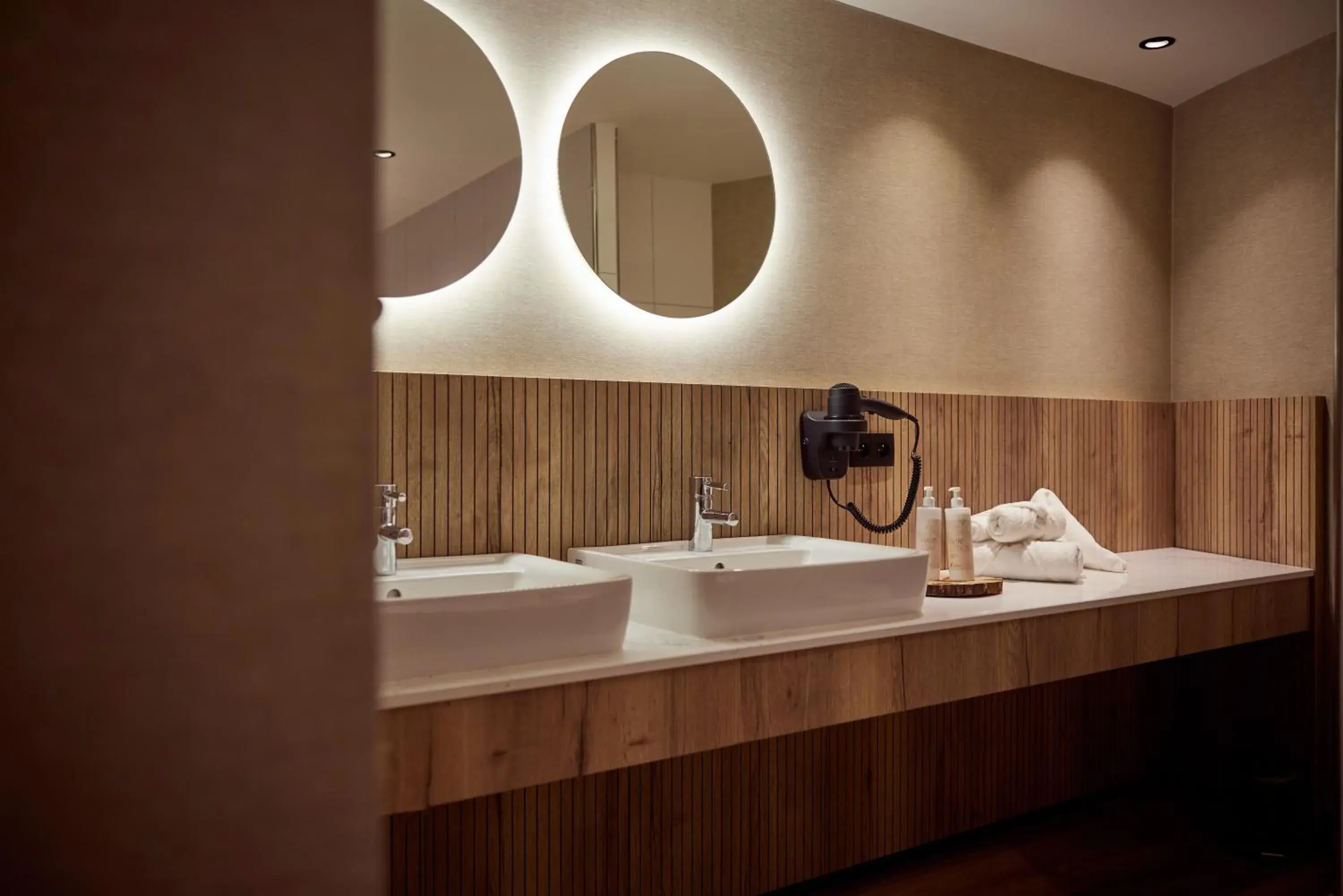 Bathroom in Van der Valk Hotel Dennenhof