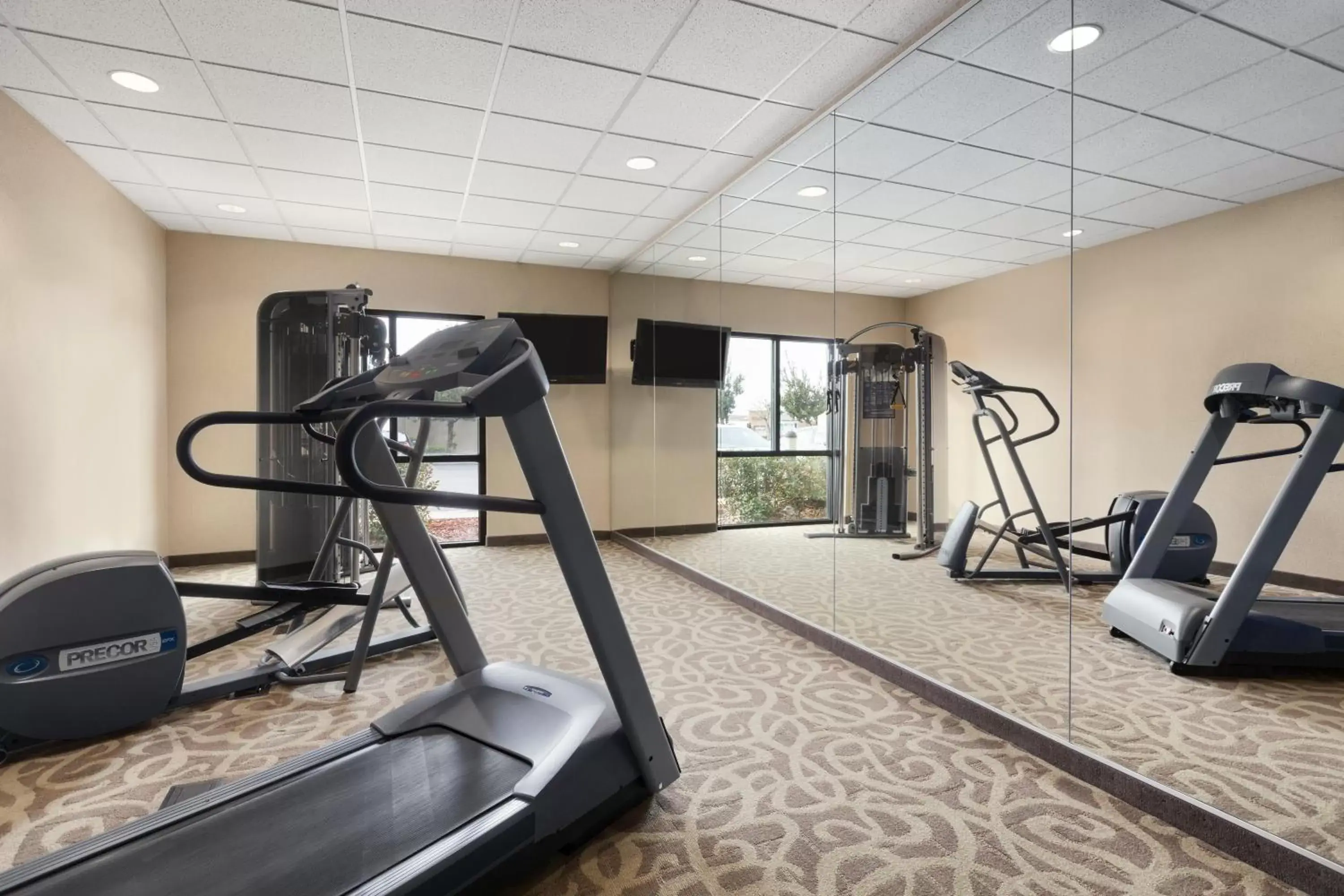 Fitness centre/facilities, Fitness Center/Facilities in Country Inn & Suites by Radisson, Dixon, CA - UC Davis Area