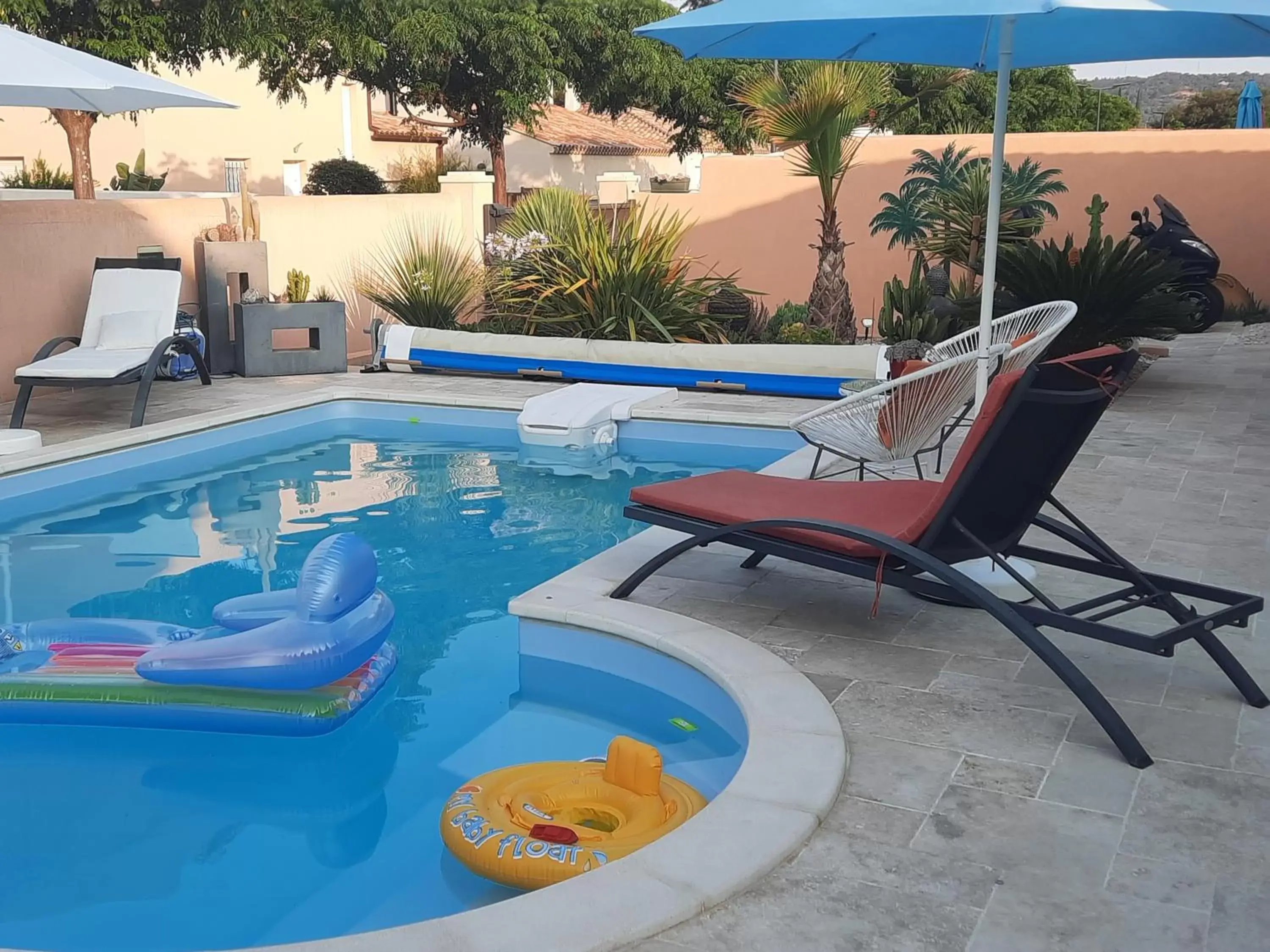 Swimming Pool in Chambre d'hôtes dans Villa Diane