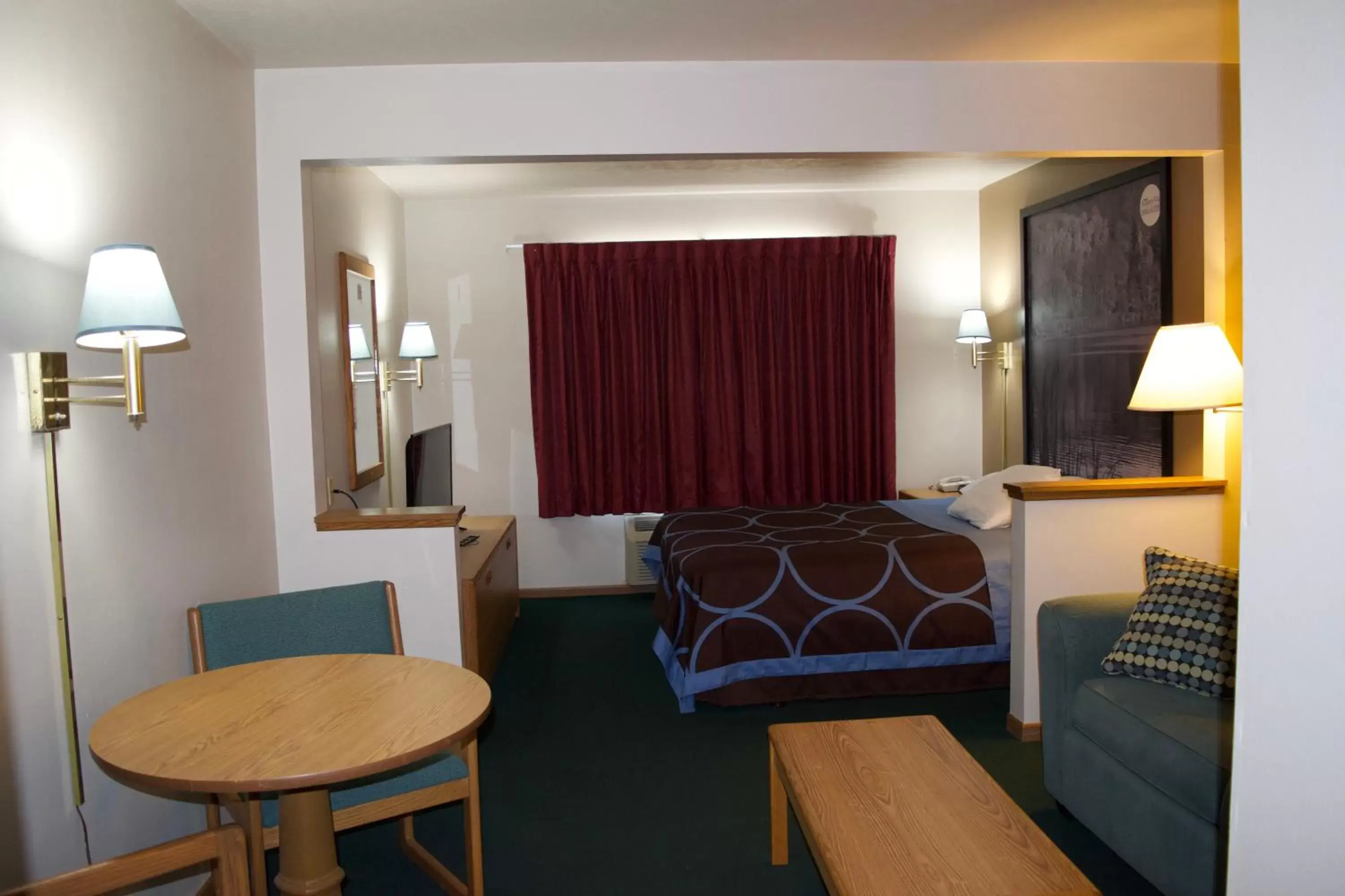 Photo of the whole room, Bed in AmeriVu Inn and Suites Shawano WI