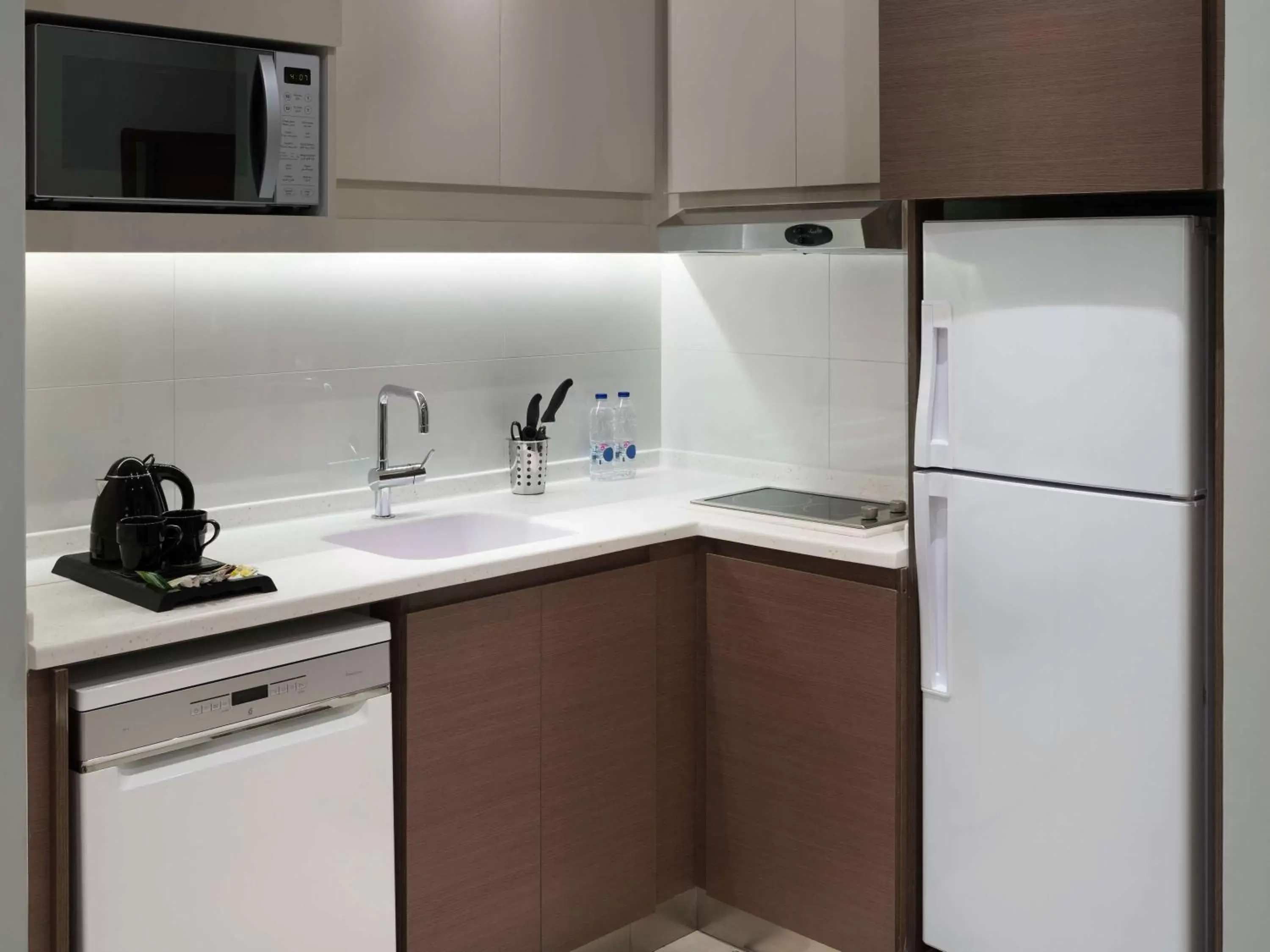 Kitchen or kitchenette, Kitchen/Kitchenette in Adagio Aparthotel Jeddah Malik Road