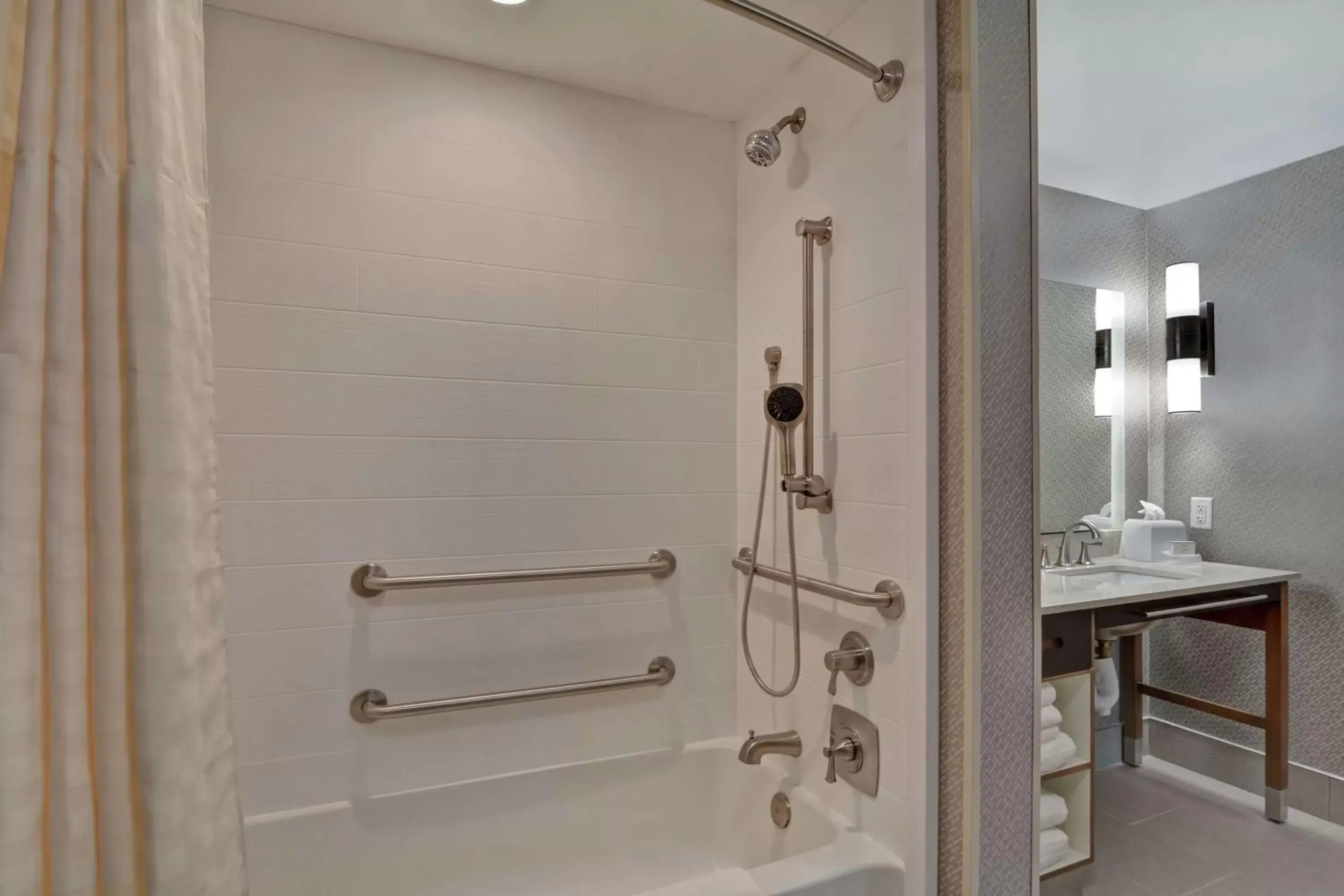 Bathroom in Homewood Suites By Hilton Savannah Airport