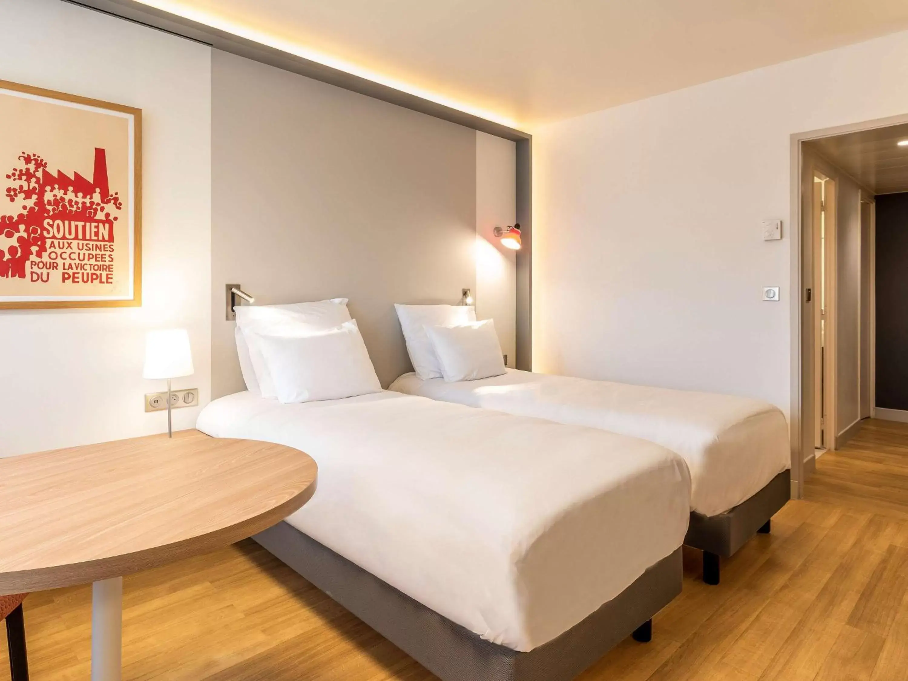 Photo of the whole room, Bed in Mercure Marseille Centre Prado Vélodrome