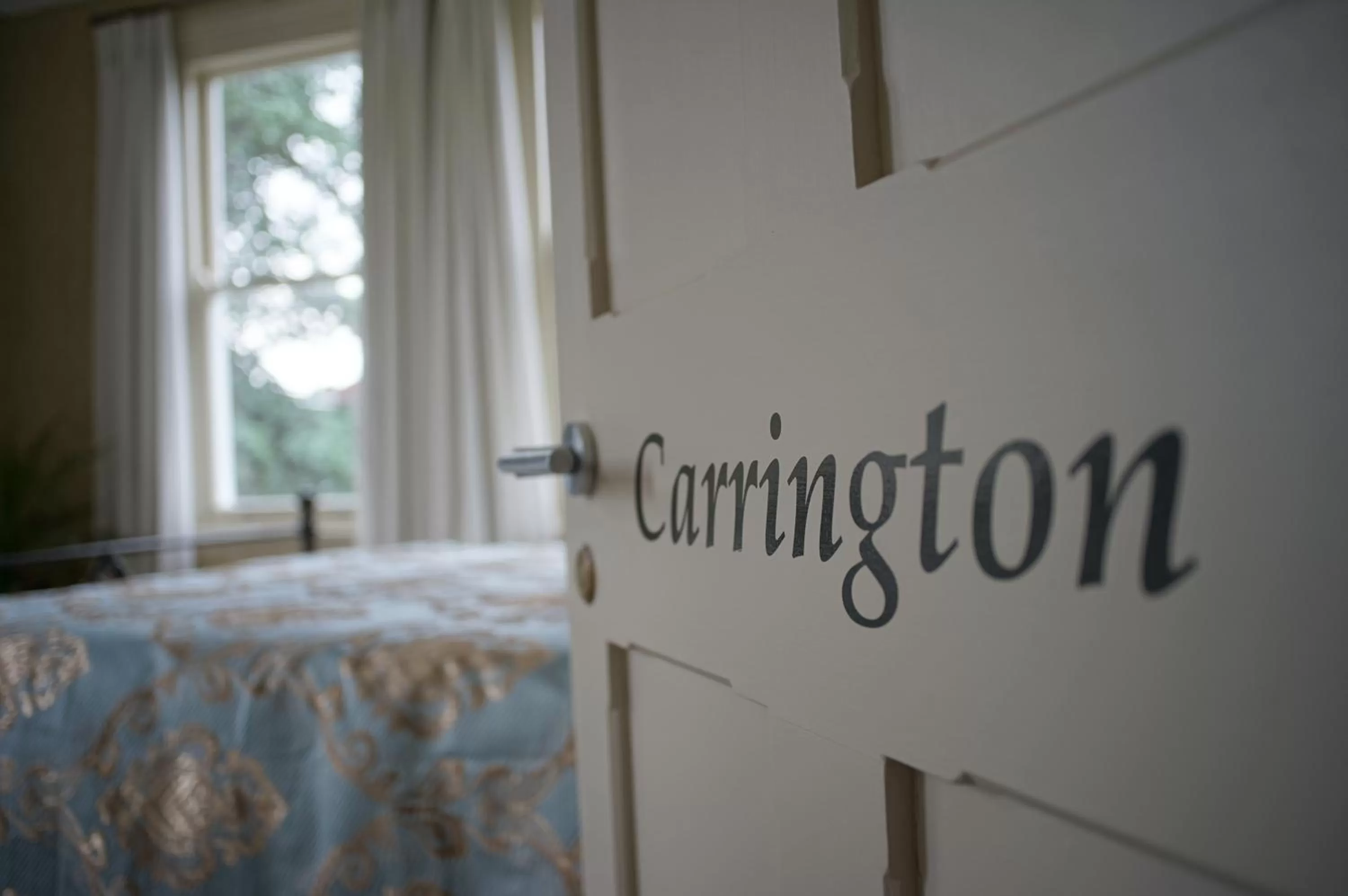 Decorative detail in Issey Manor