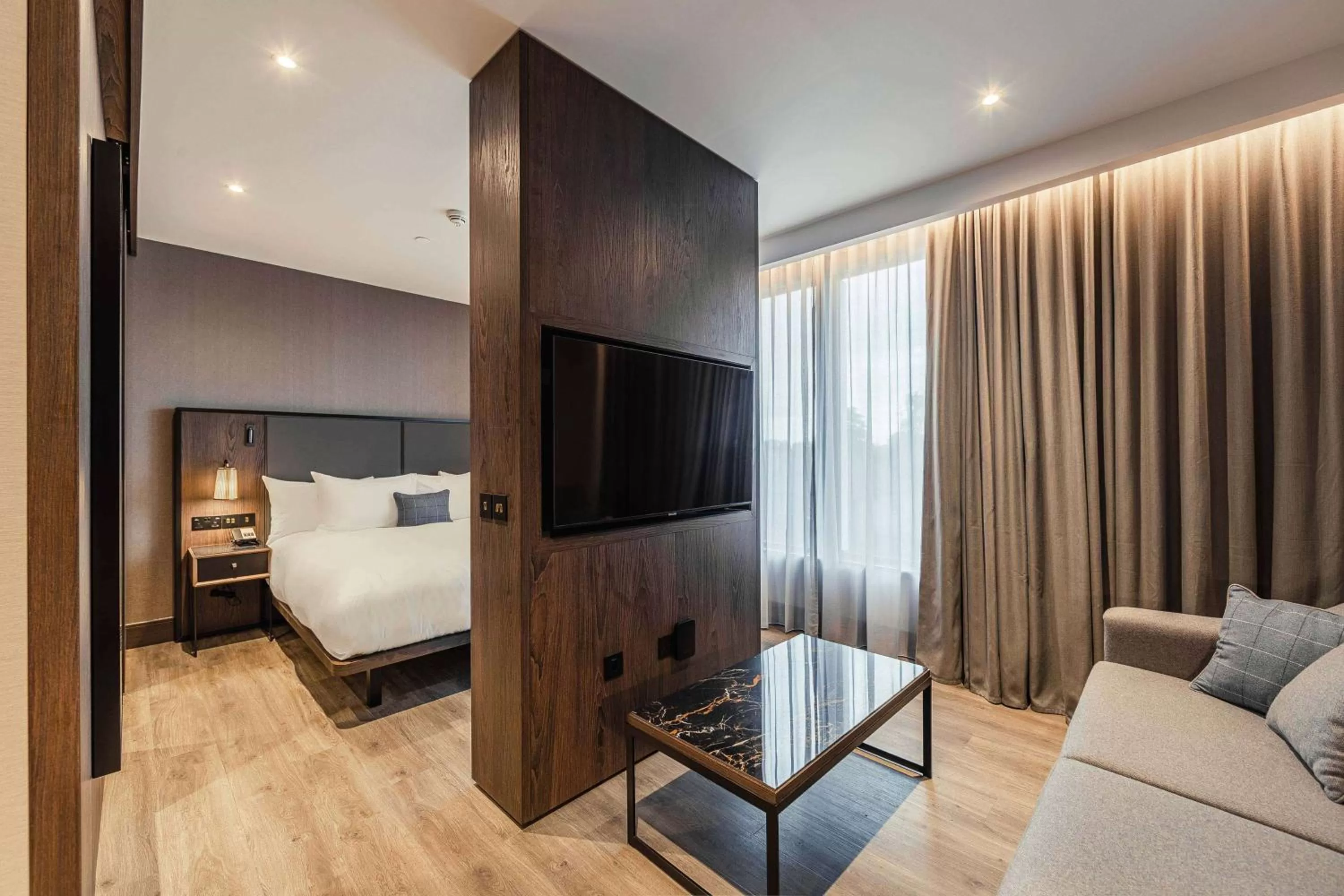 The Newton Superior Studio Suite in The Fellows House Cambridge, Curio Collection By Hilton