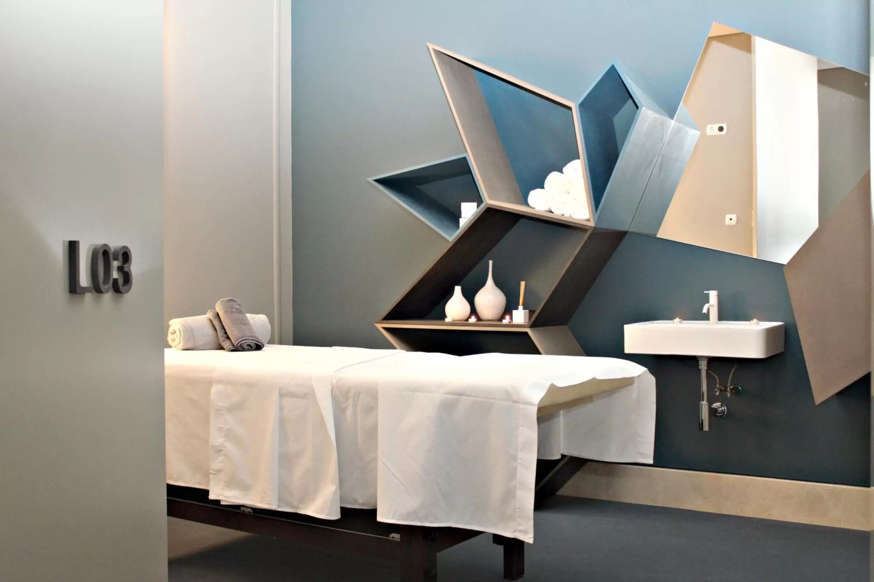 Massage, Bathroom in Azoris Royal Garden – Leisure & Conference Hotel