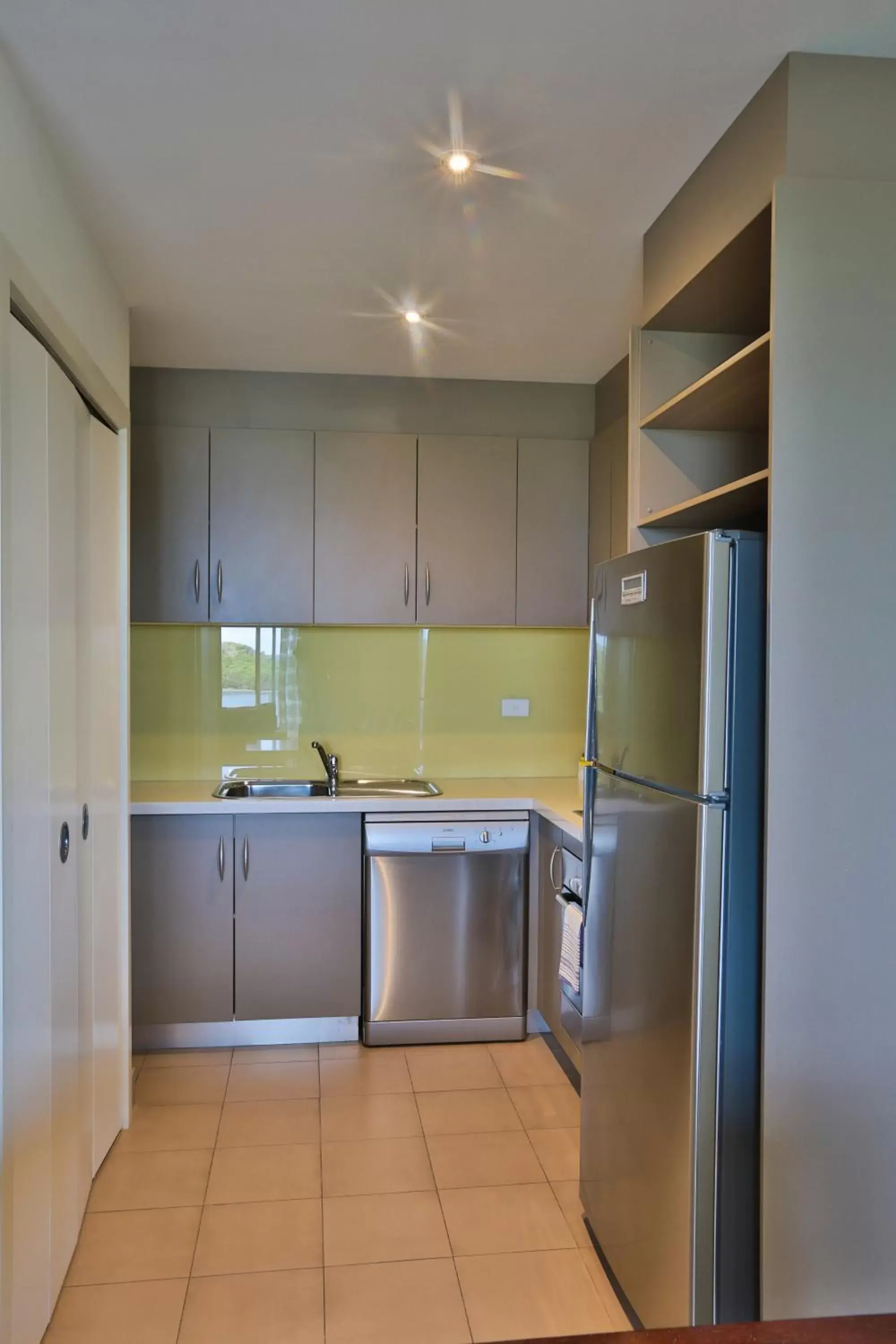 Kitchen or kitchenette, Kitchen/Kitchenette in Lady Bay Resort