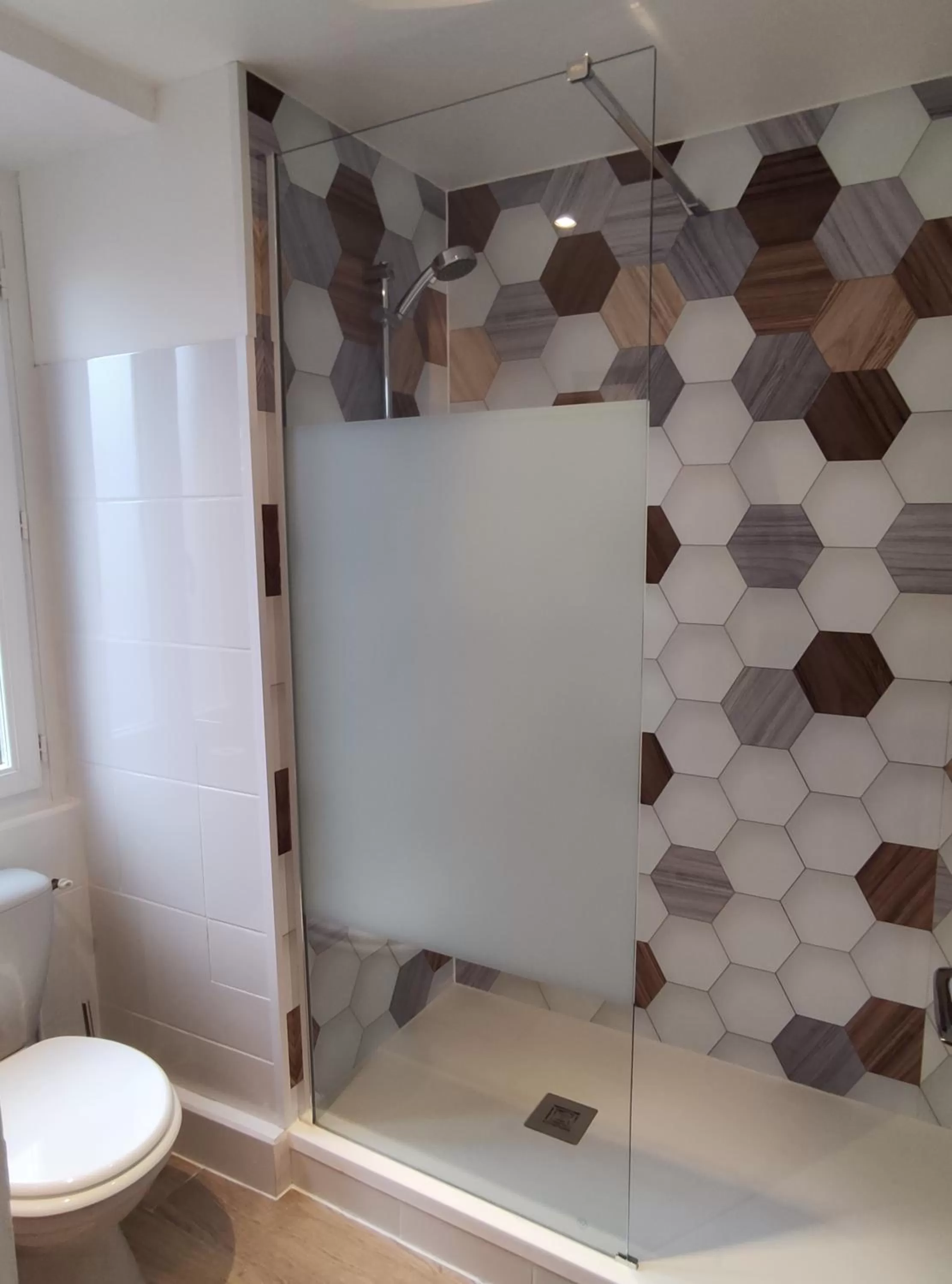 Shower in Le Pavillon Saint-Martin