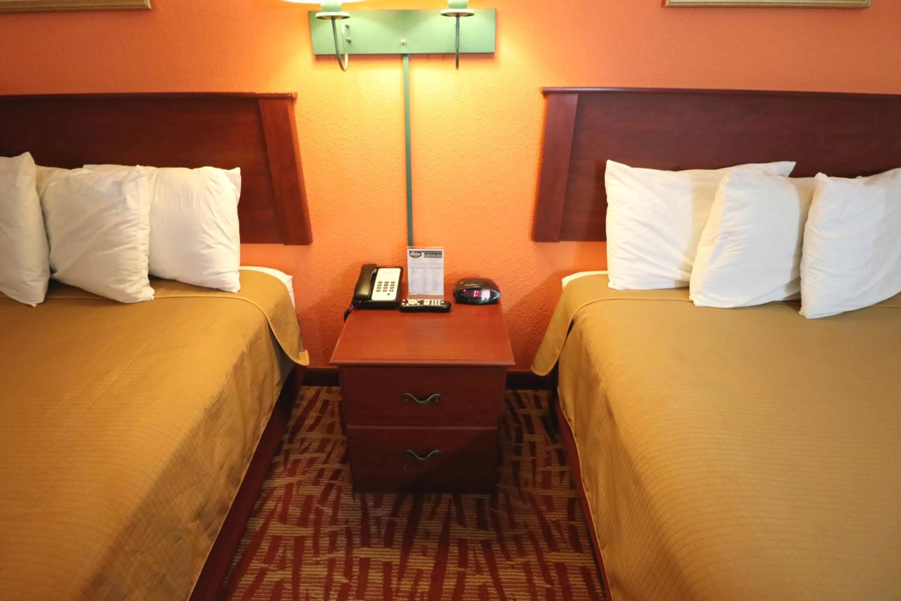 Decorative detail, Bed in Jefferson Inn Dandridge