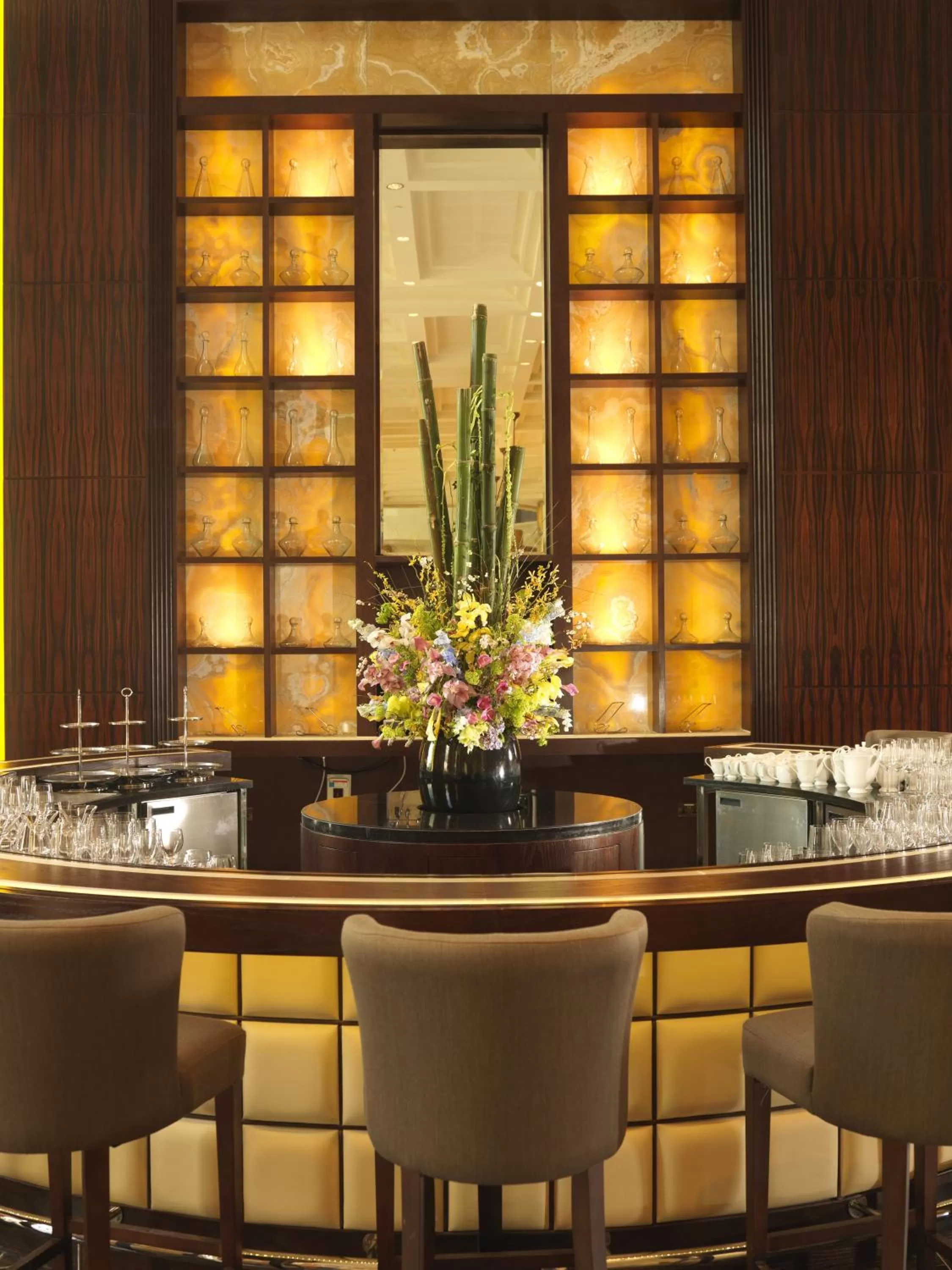 Restaurant/places to eat in Raffles Dubai