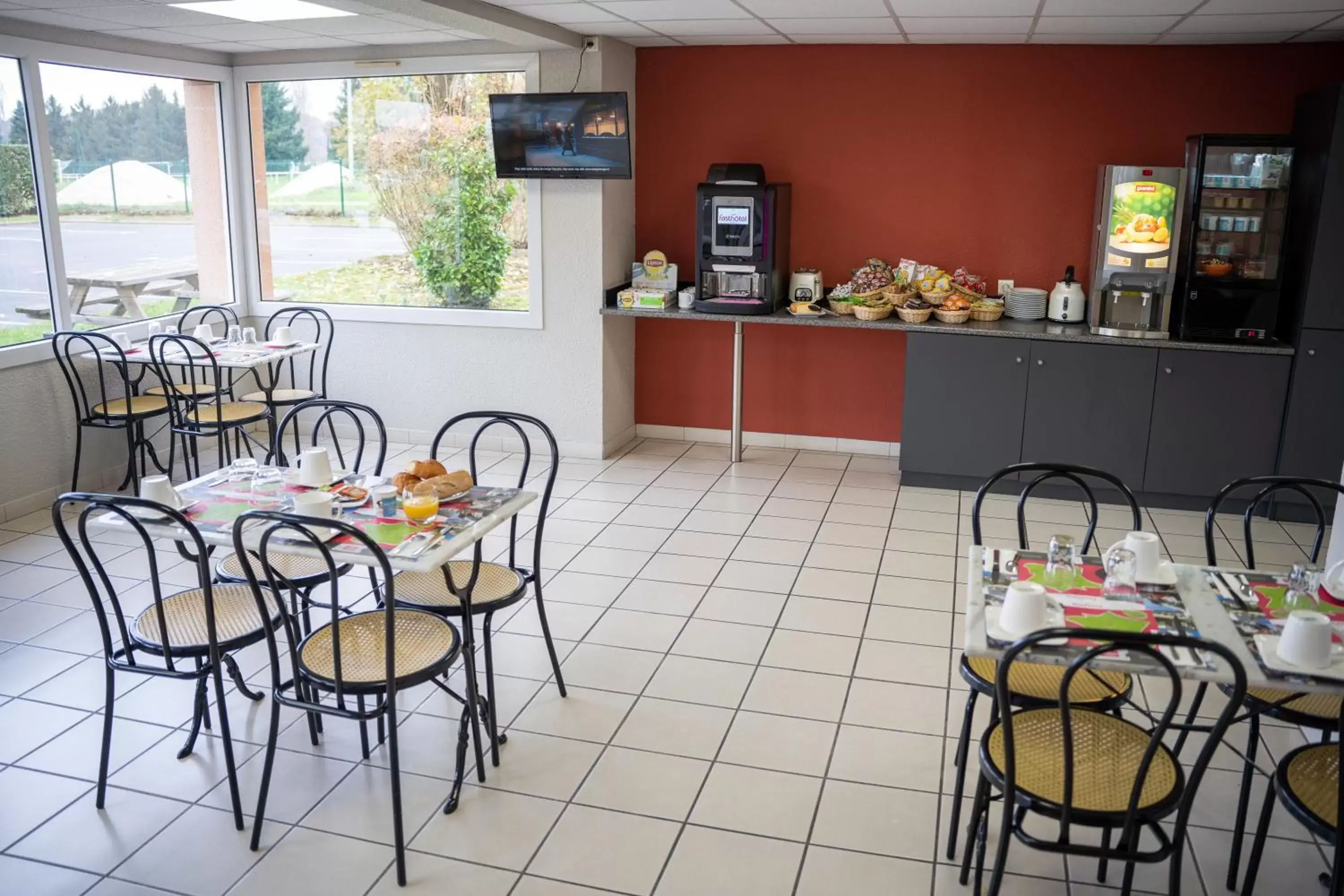 Breakfast, Restaurant/Places to Eat in Fasthôtel Périgueux