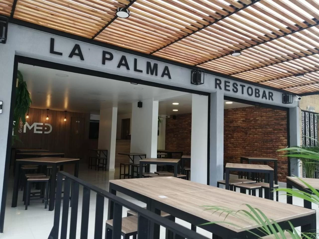 Restaurant/places to eat in Med la palma