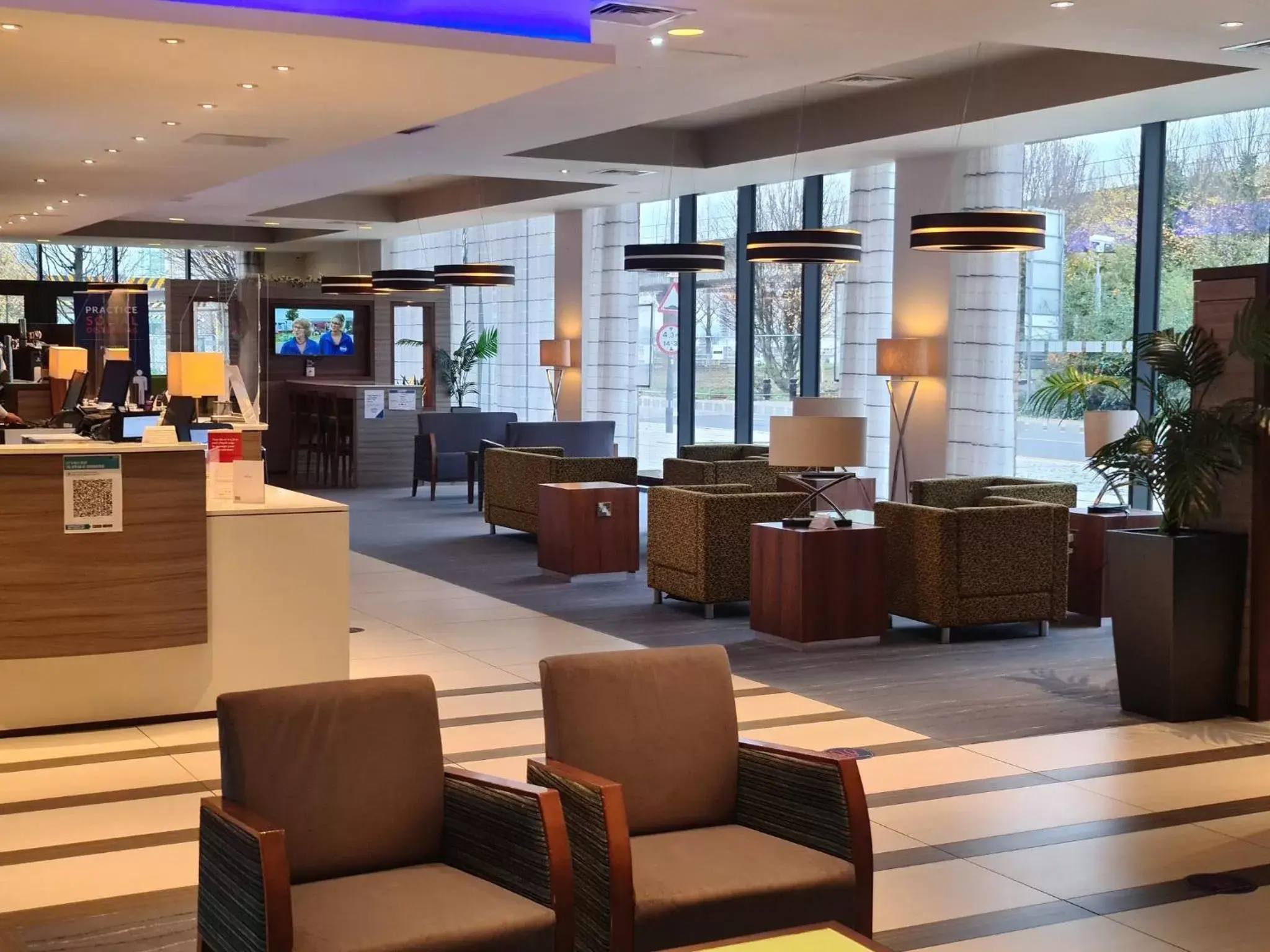 Lobby or reception in Holiday Inn Express London - ExCel, an IHG Hotel