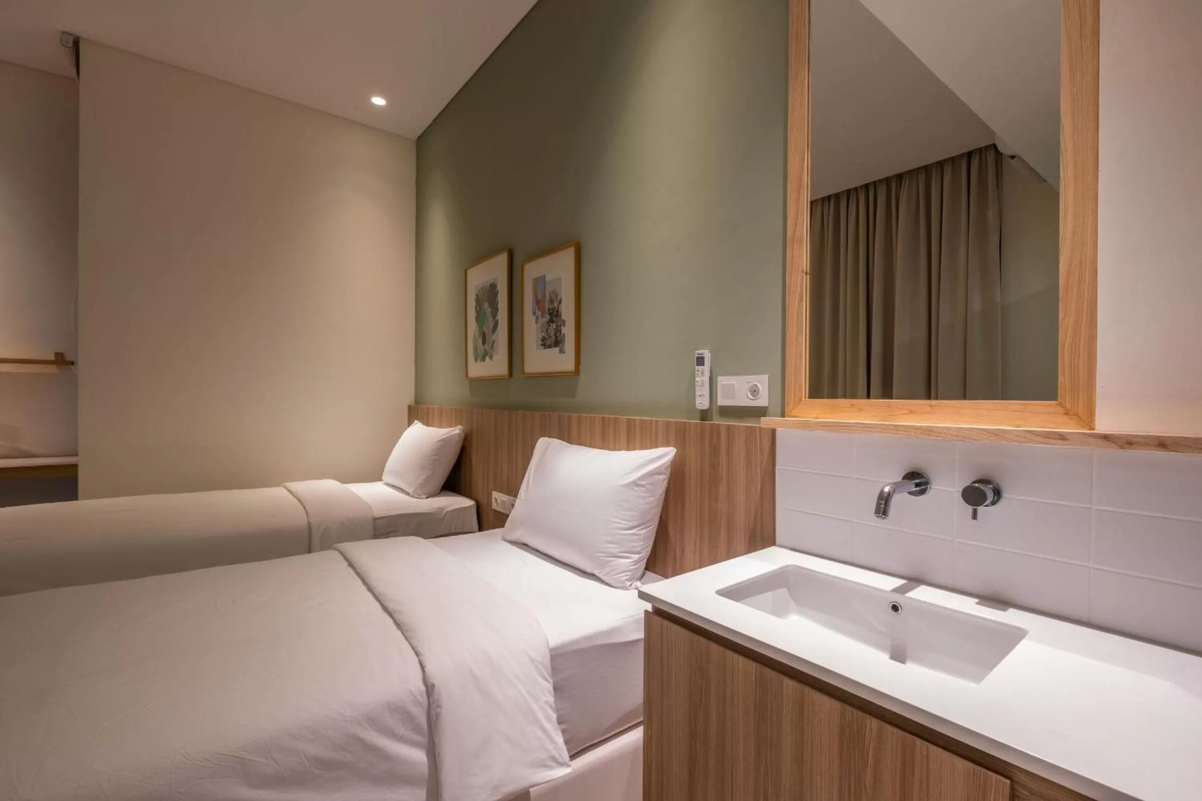 dishwasher, Bed in La Boheme, Rooms and Coffee