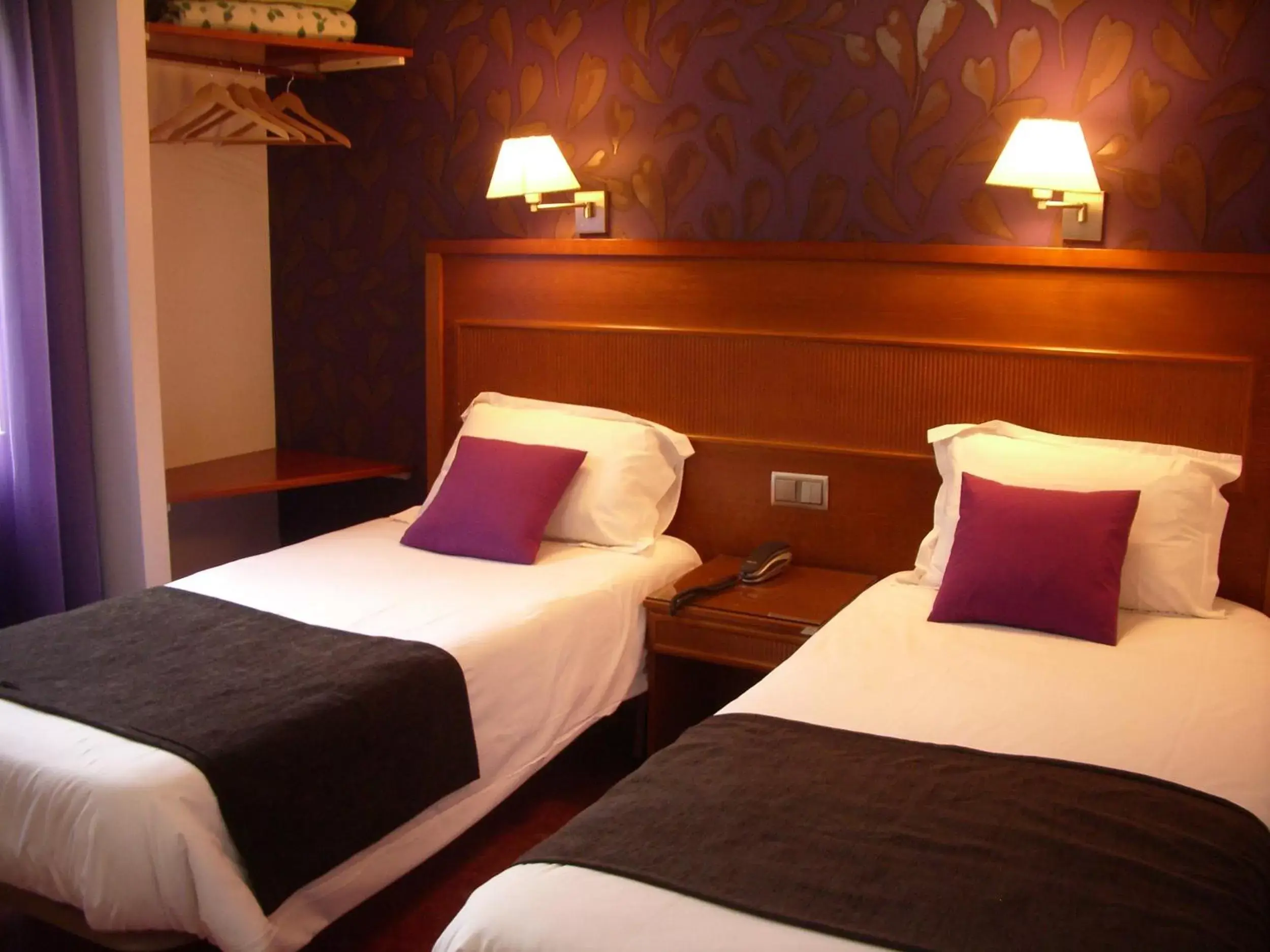 Bedroom, Bed in Hotel Lloret Ramblas
