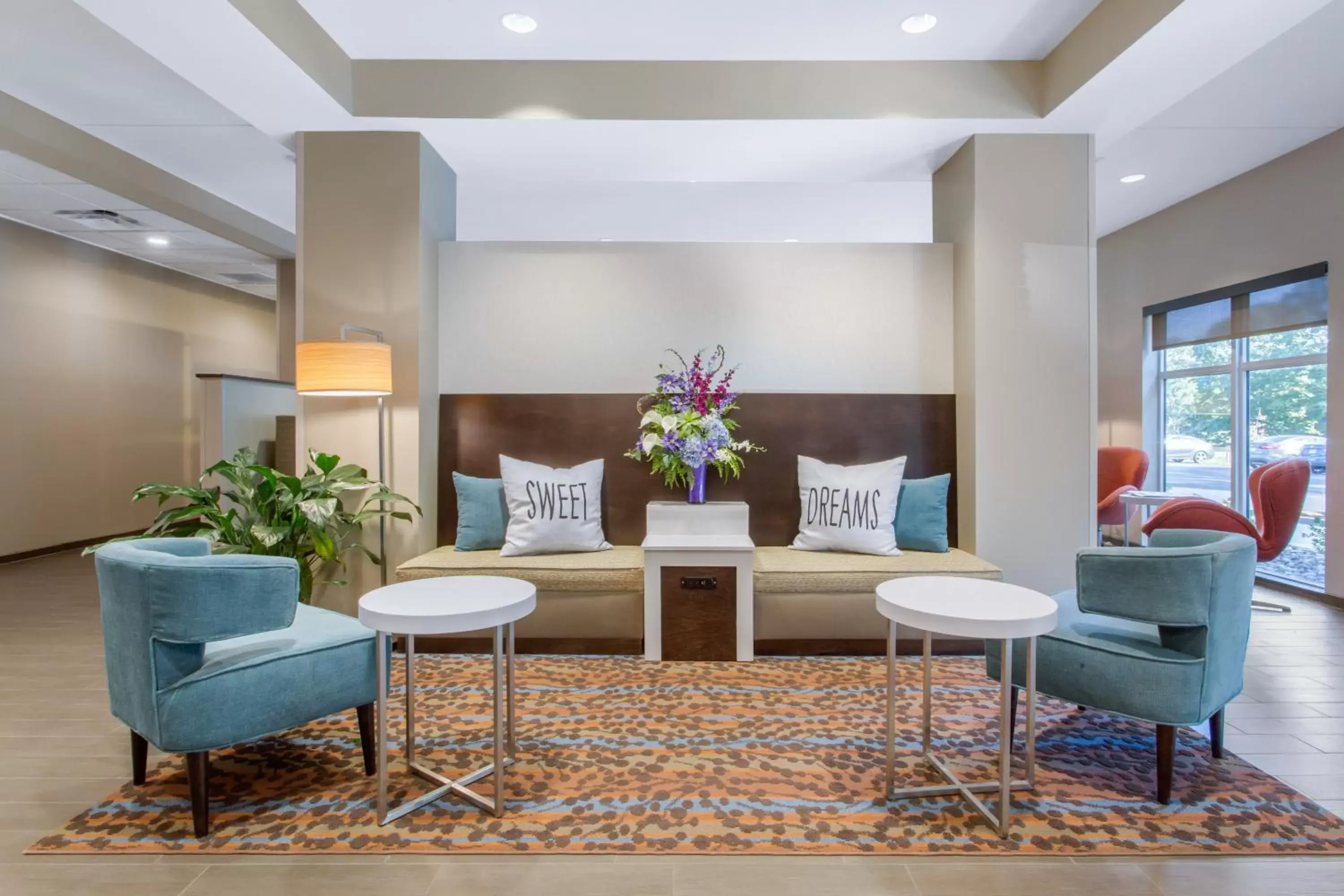 Seating area, Lobby/Reception in Sleep Inn & Suites Monroe - Woodbury