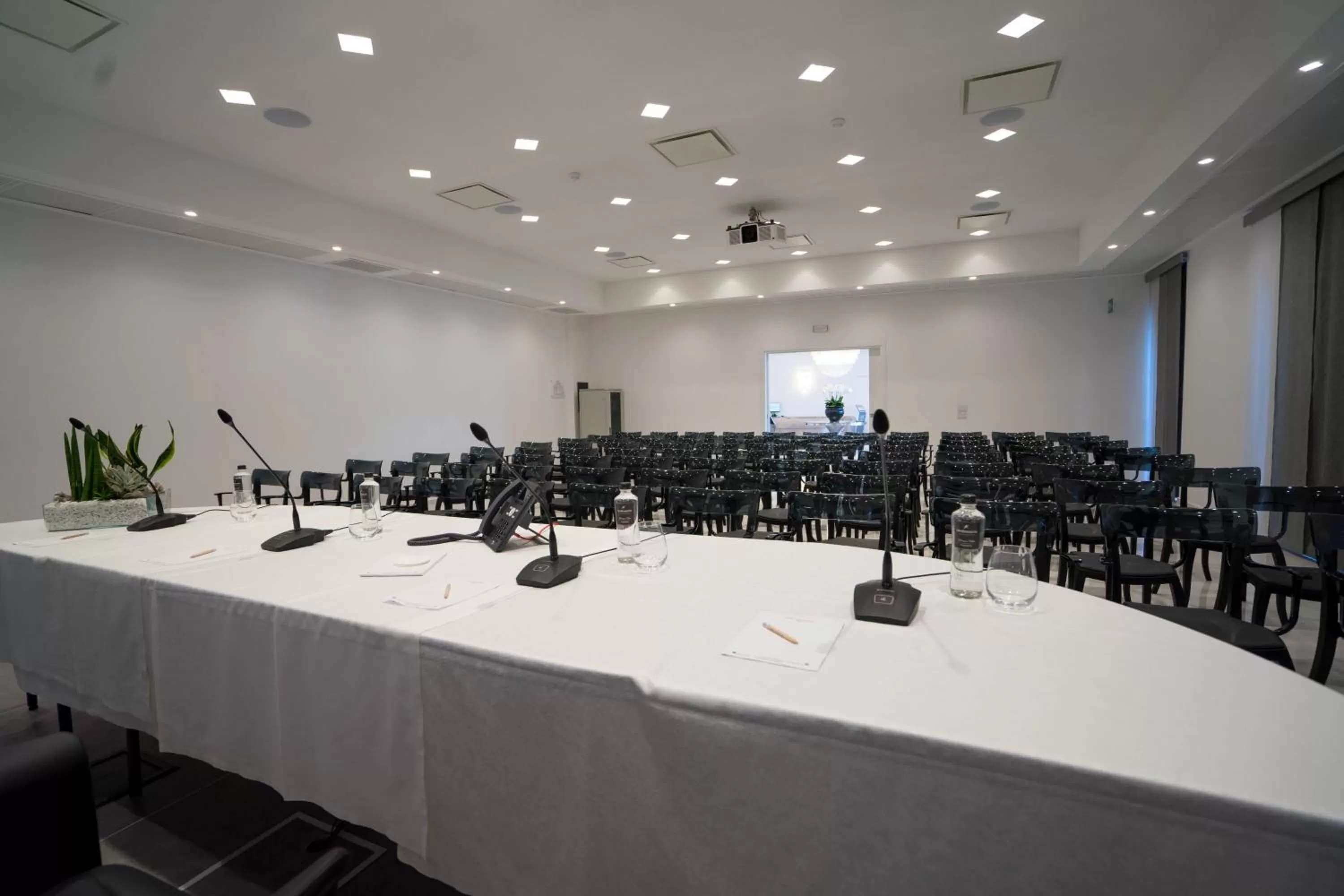 Meeting/conference room in PM Hotel