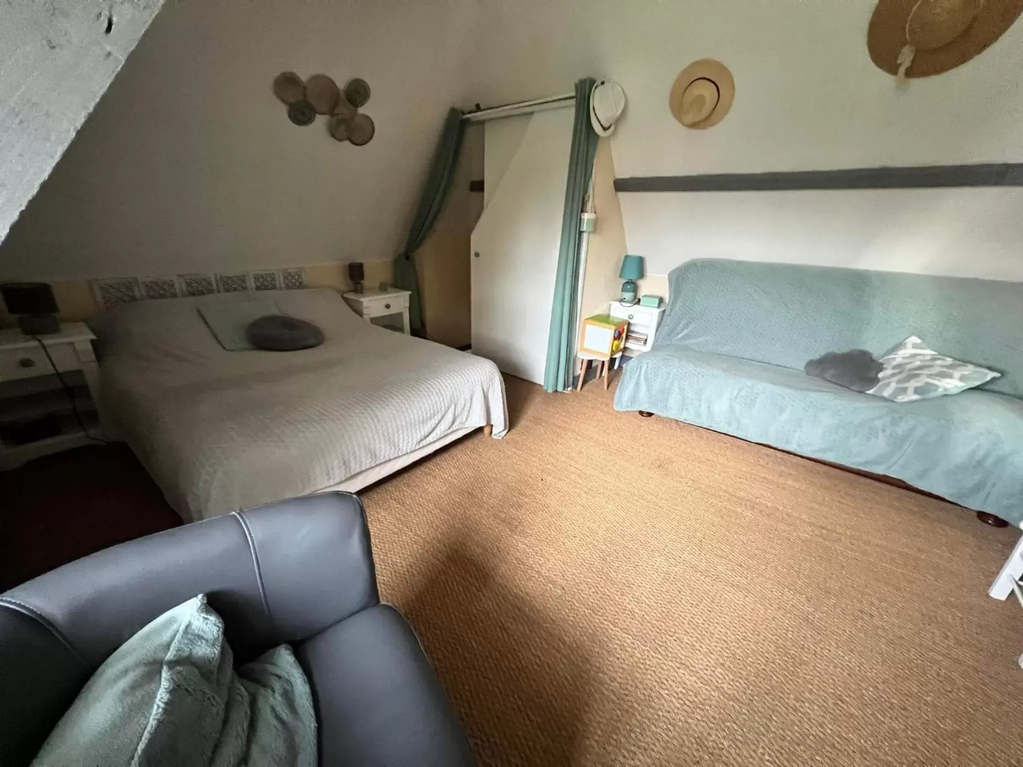 Standard Double Room with Shared Bathroom in La Chaumière