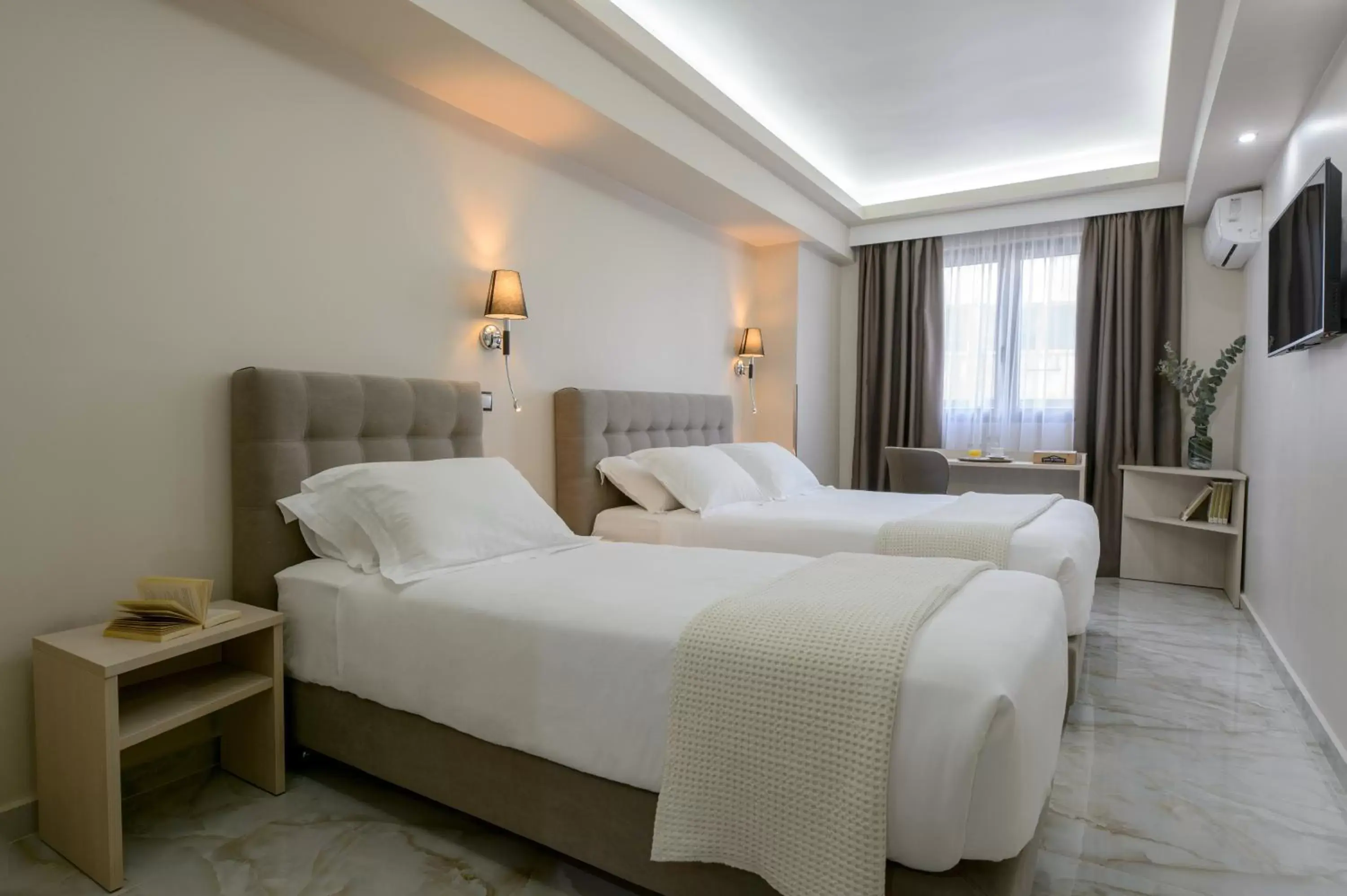Triple Room in Athens Starlight Hotel