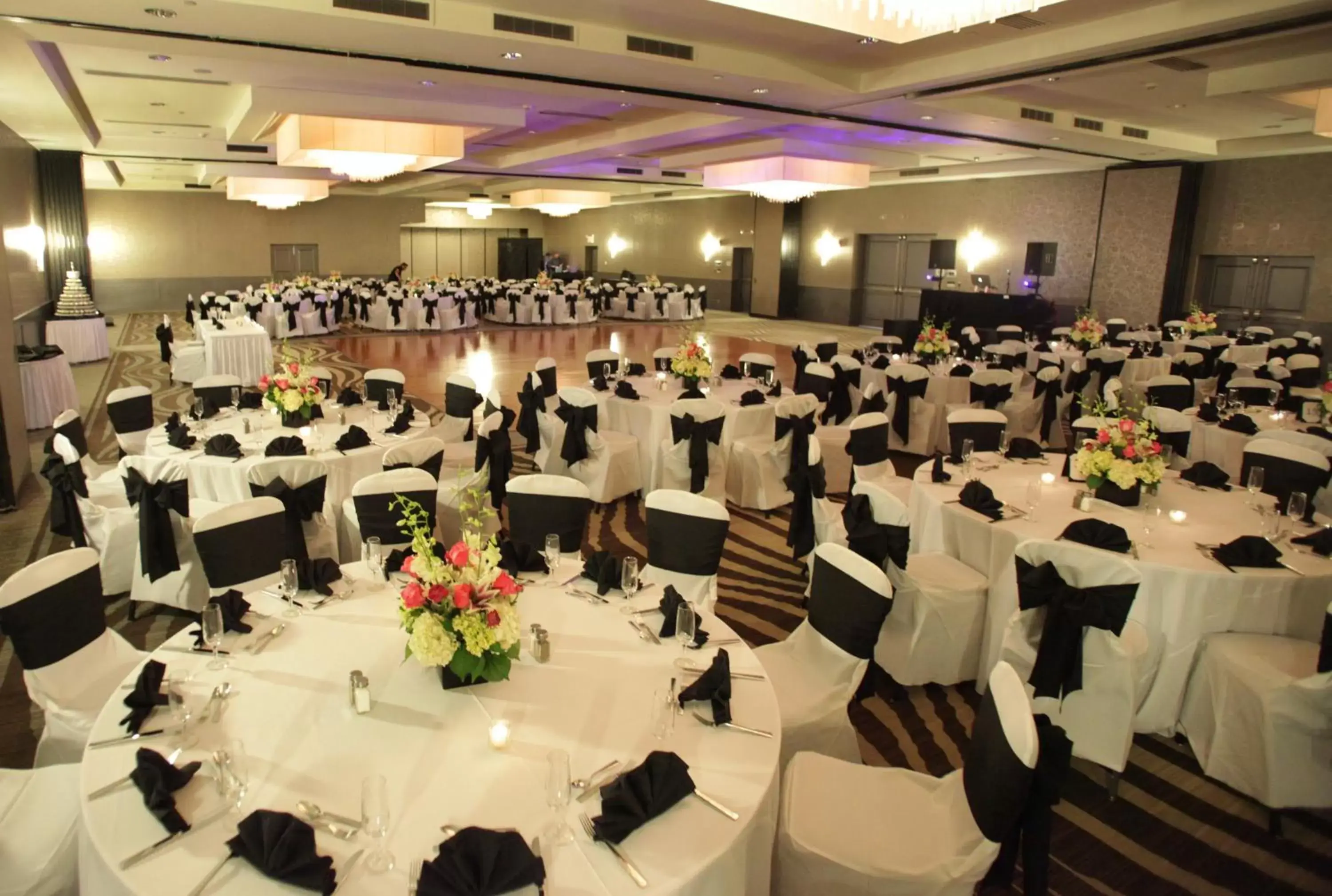 Meeting/conference room, Banquet Facilities in Crowne Plaza Suffern-Mahwah, an IHG Hotel