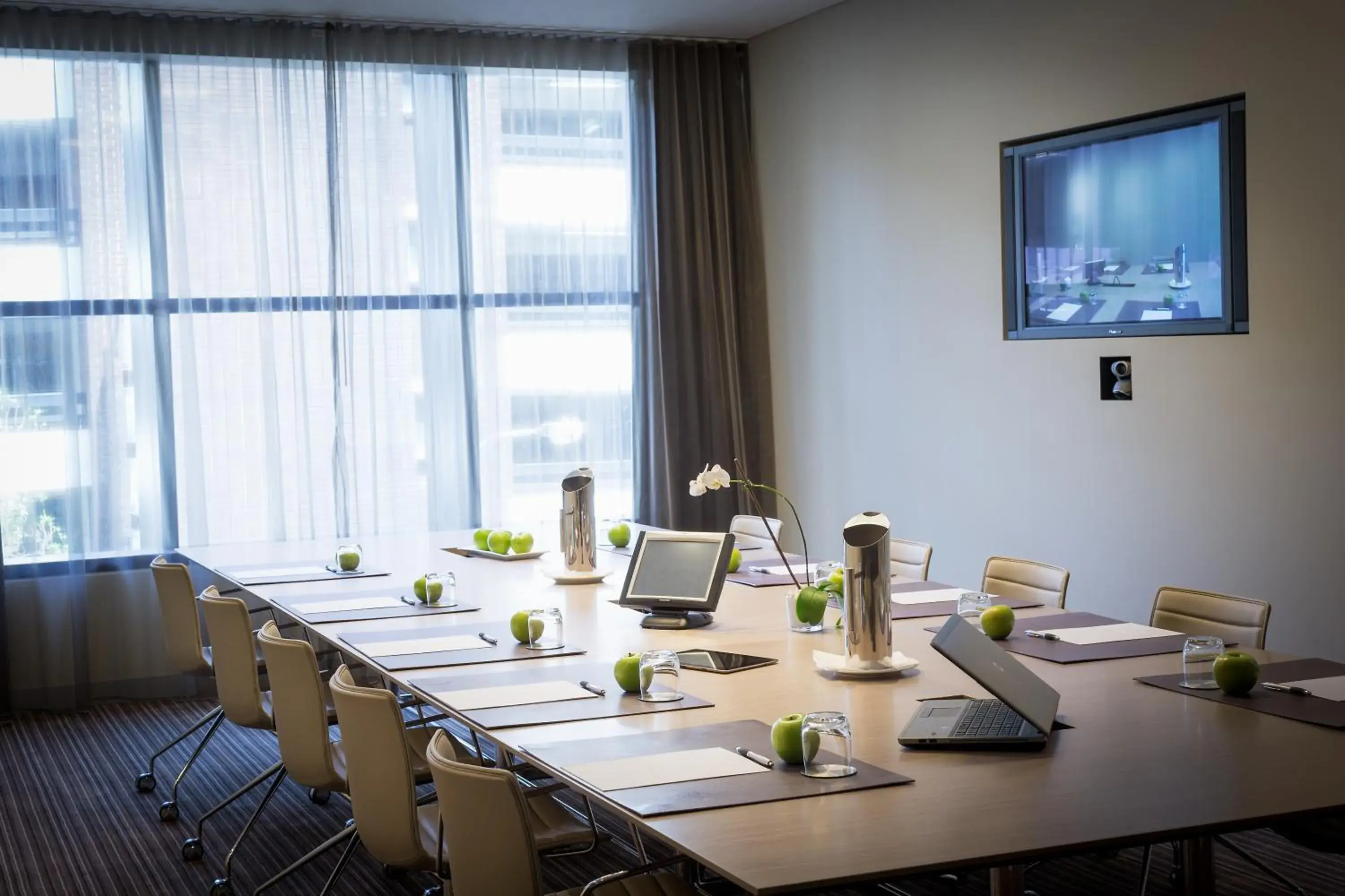 Business facilities in Fraser Suites Sydney