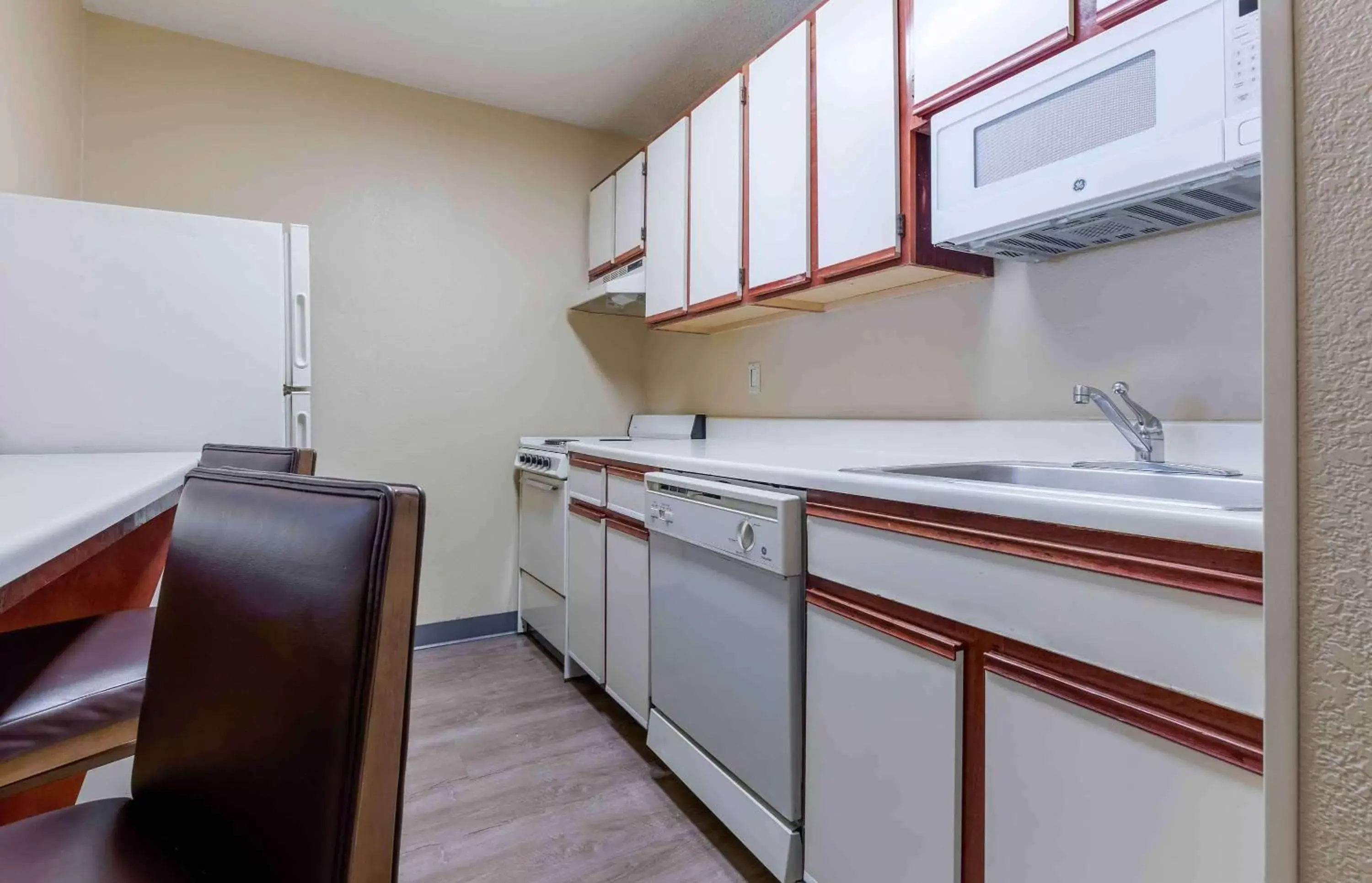 Bedroom, Kitchen/Kitchenette in Extended Stay America Suites - Austin - Metro