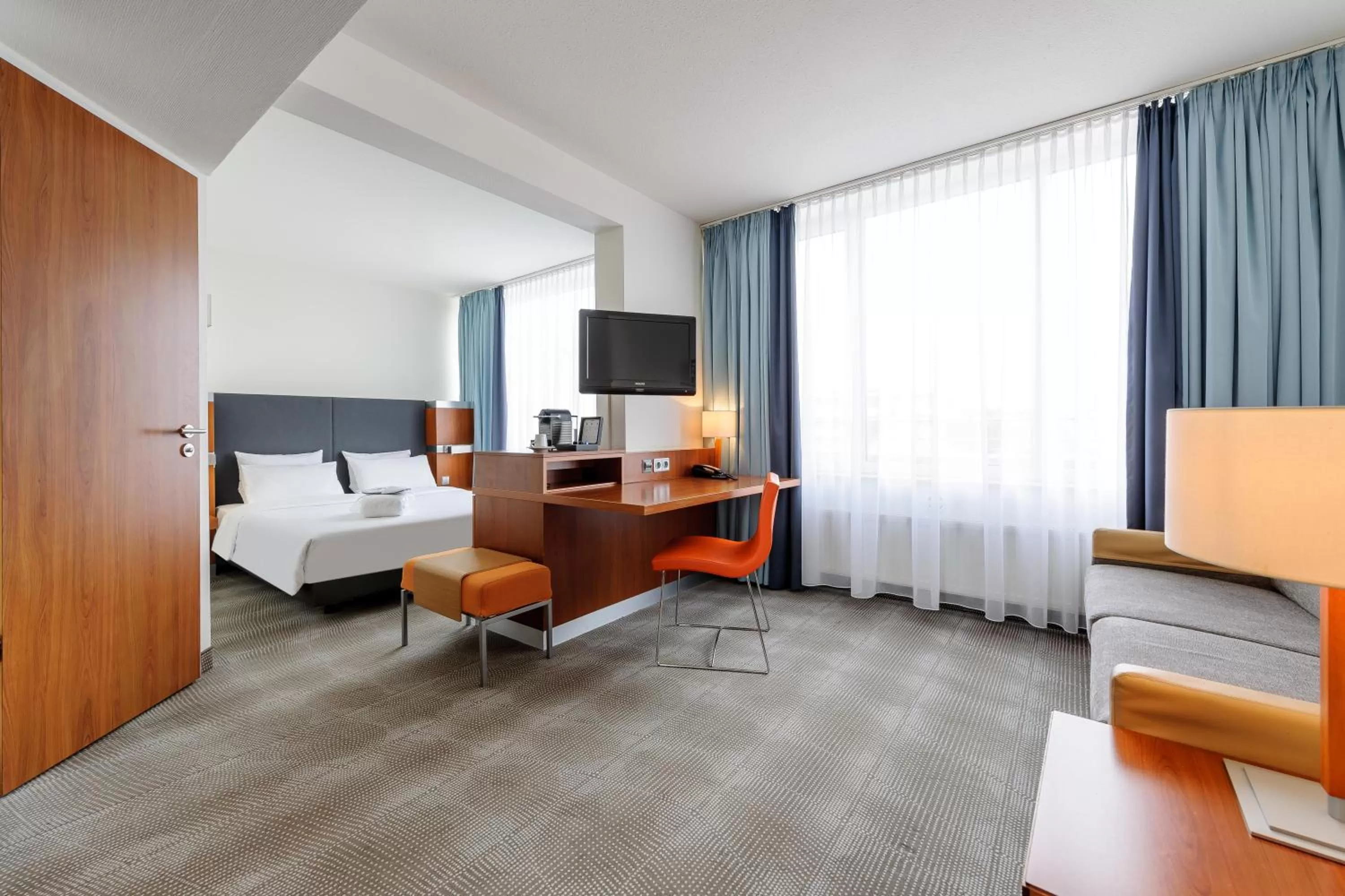 Photo of the whole room, Bed in Novotel Erlangen