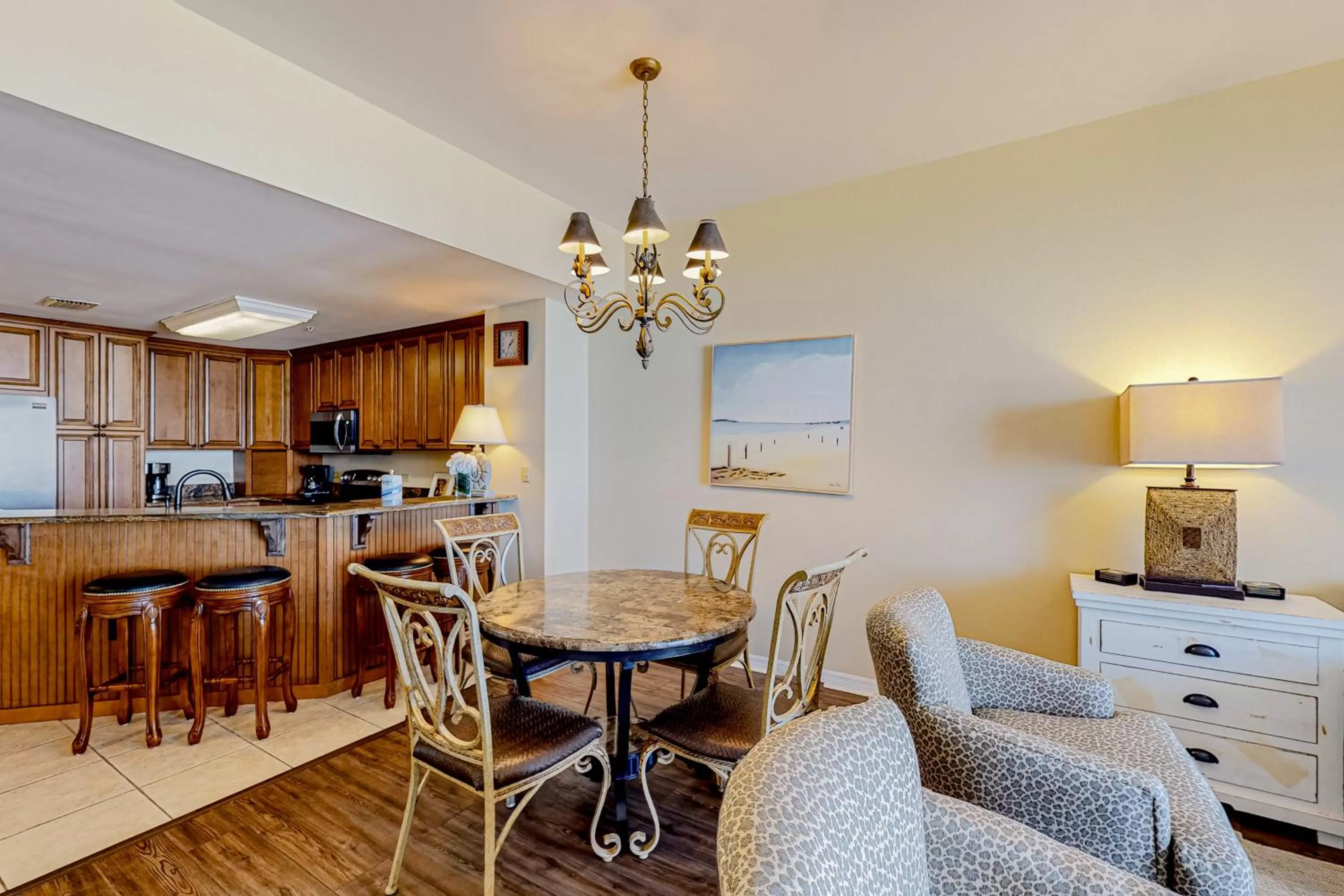 Seating Area in Spanish Key 304