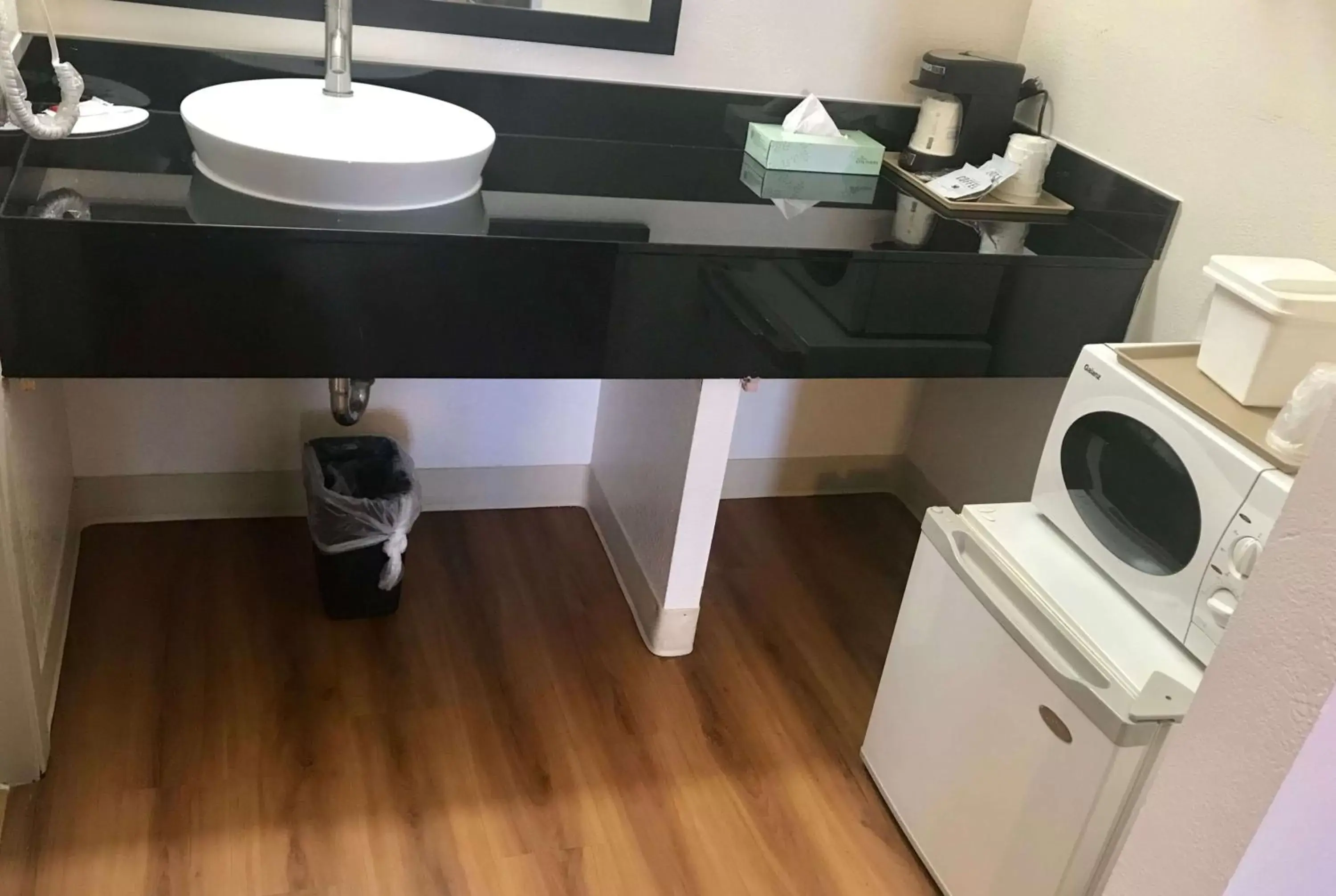 Bathroom, Kitchen/Kitchenette in Super 8 by Wyndham Evanston