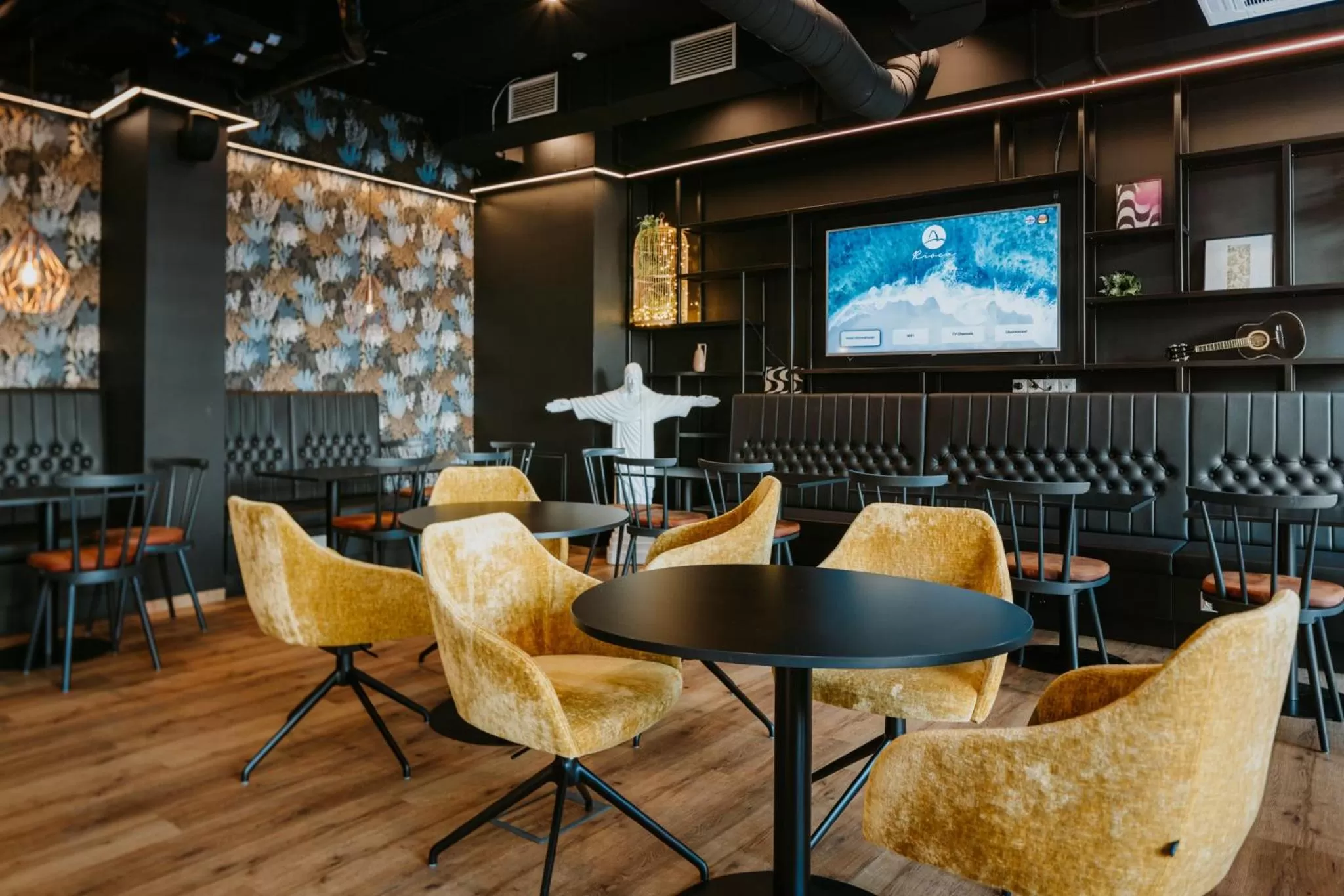 Communal lounge/ TV room in Rioca Vienna Posto 2