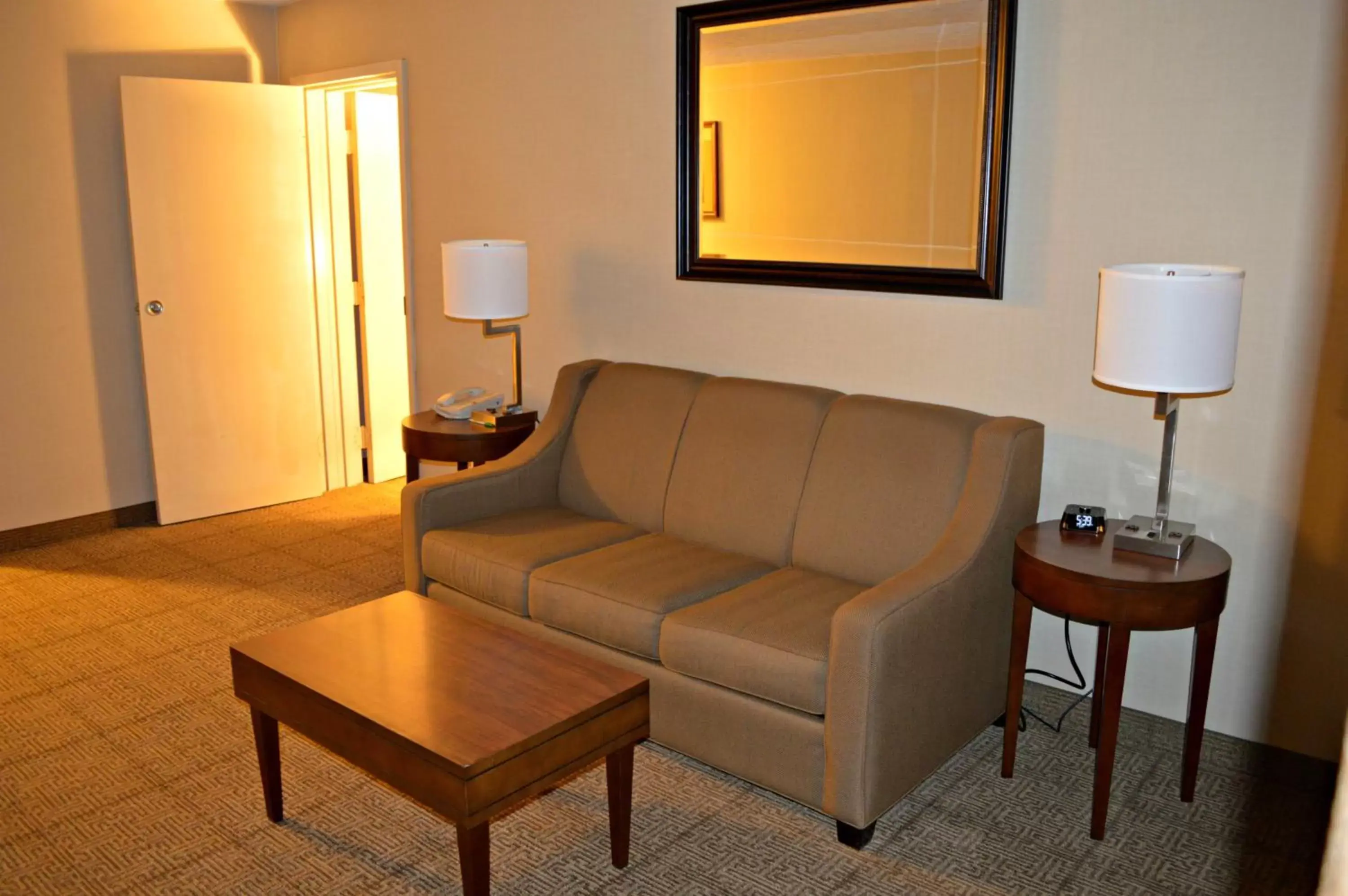 Living room, Seating Area in Wyndham Garden Hotel Cross Lanes Charleston