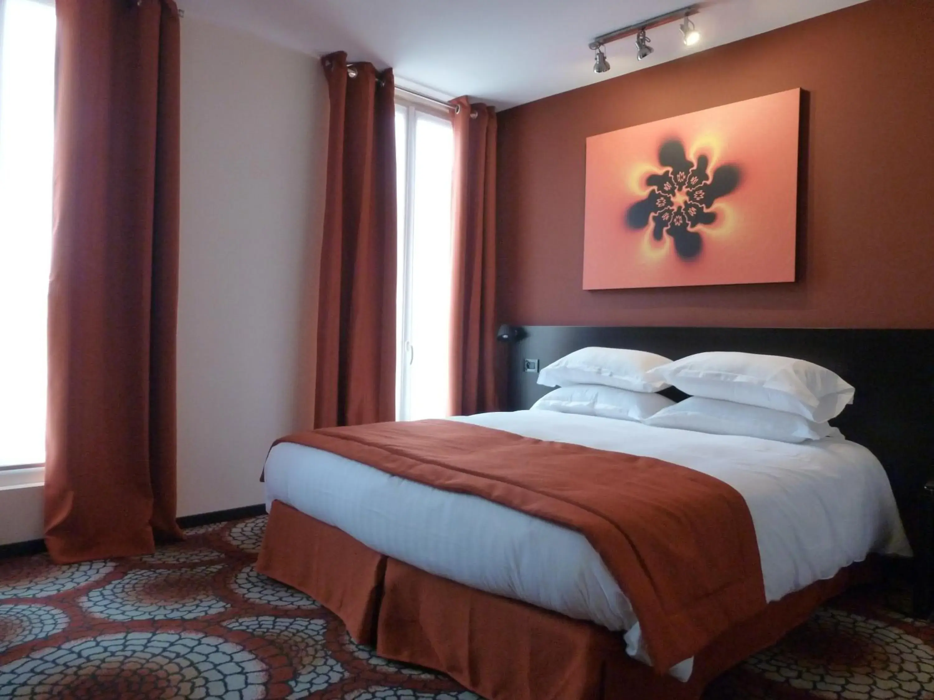 Bed in Helussi Hotel