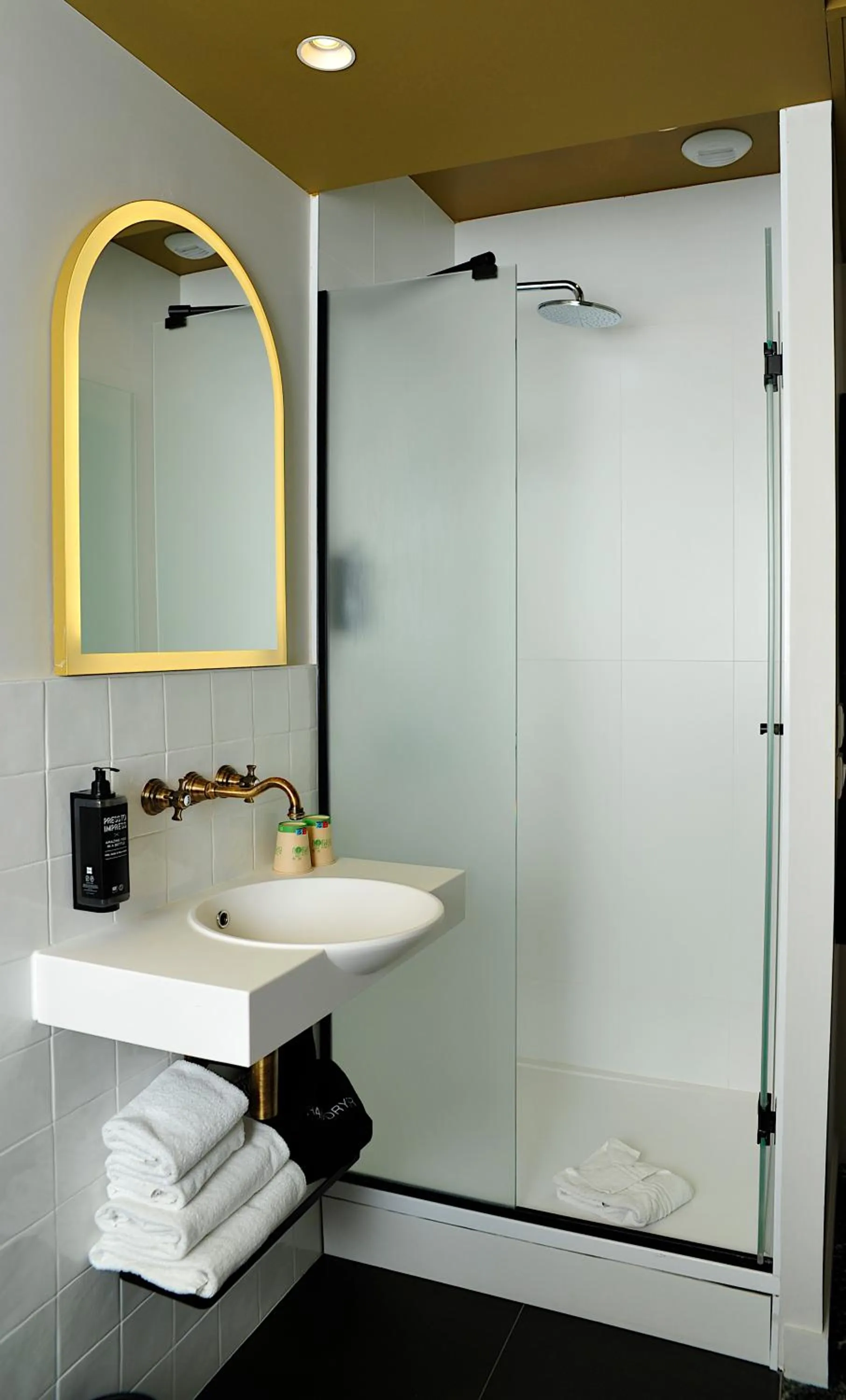 Bathroom in ibis Styles Paris Gare De Lyon TGV