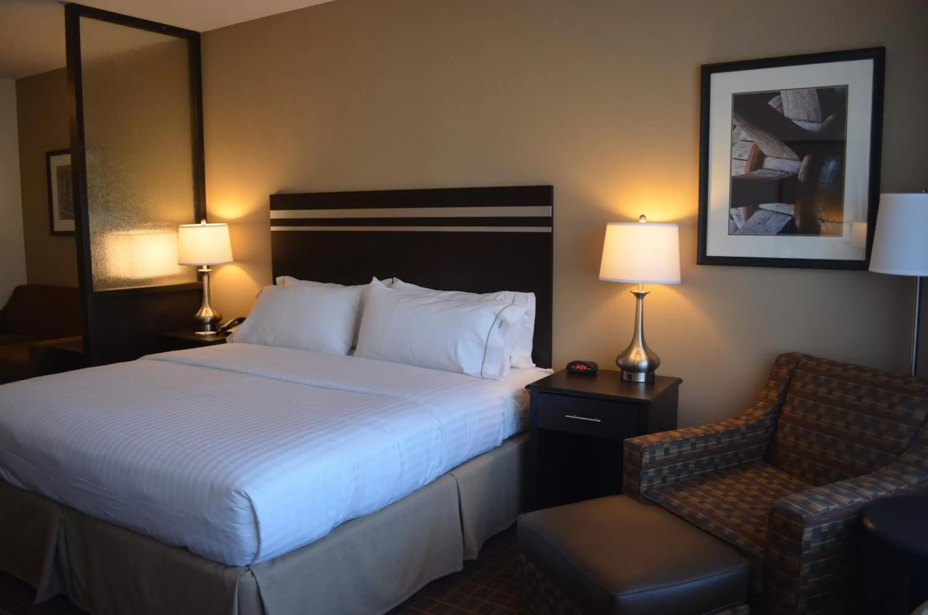 Photo of the whole room, Bed in Holiday Inn Express & Suites Golden, an IHG Hotel