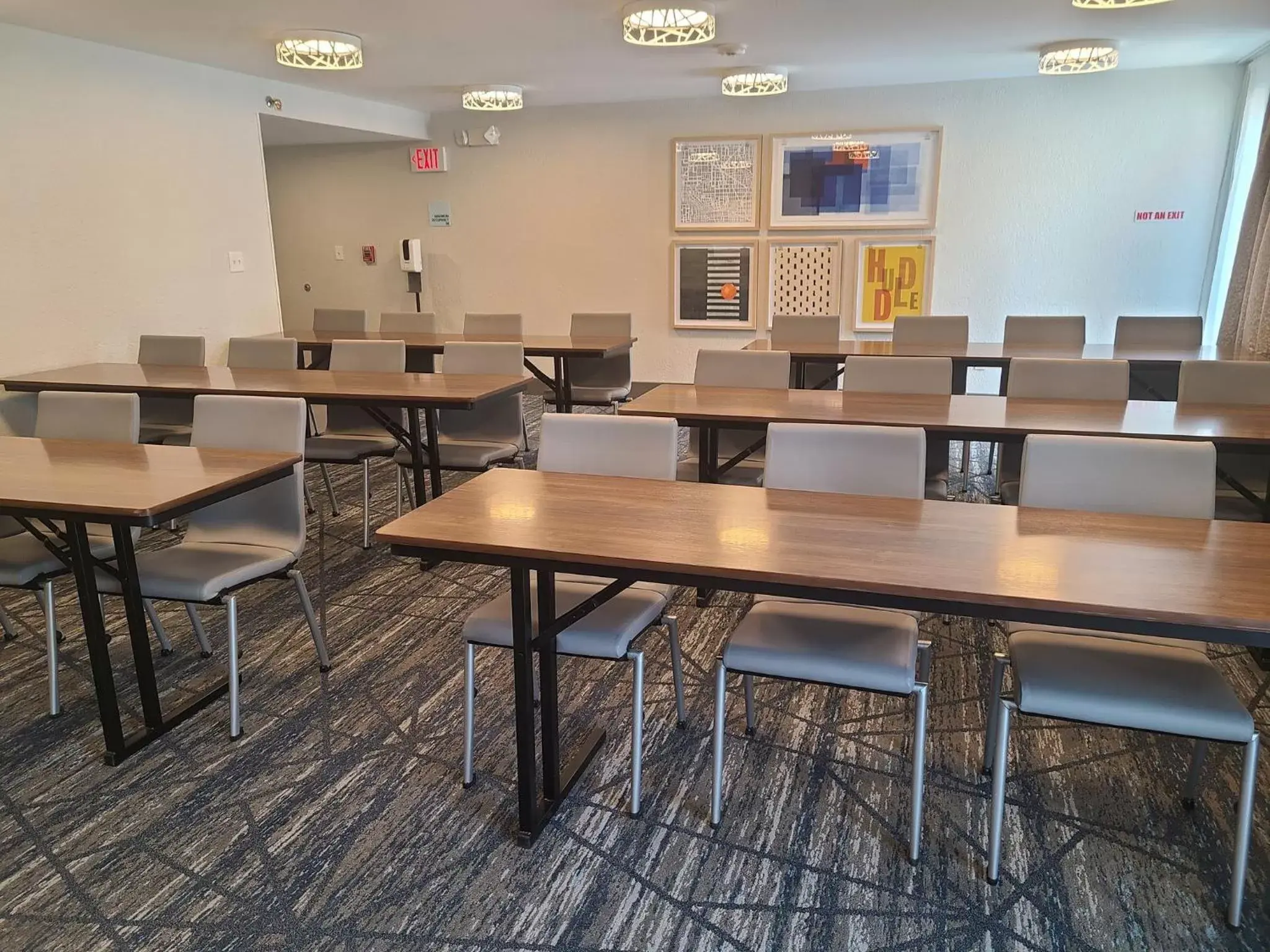 Meeting/conference room in Holiday Inn Express Fort Lauderdale North - Executive Airport, an IHG Hotel