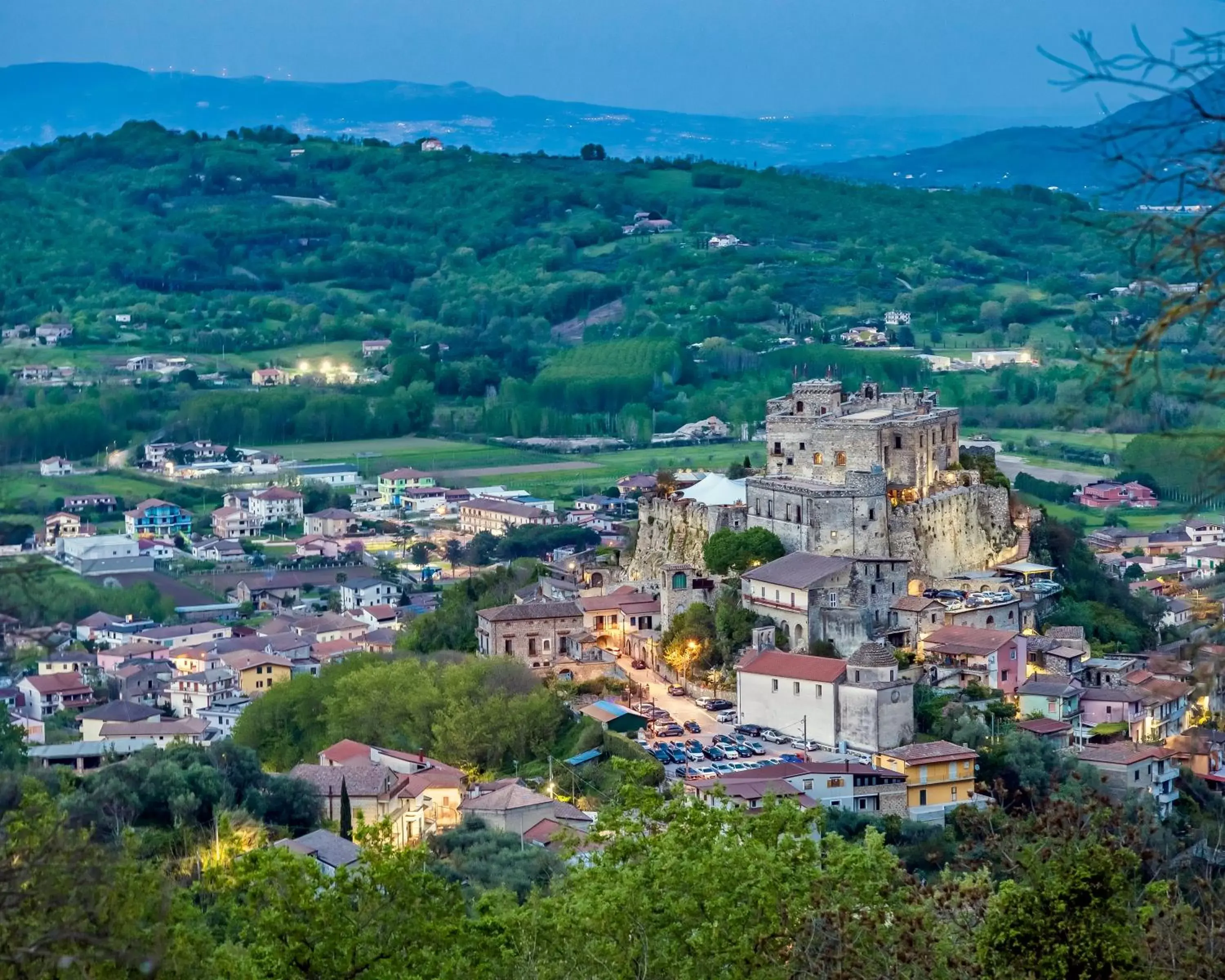 Property building, Bird's-eye View in Castello di Limatola