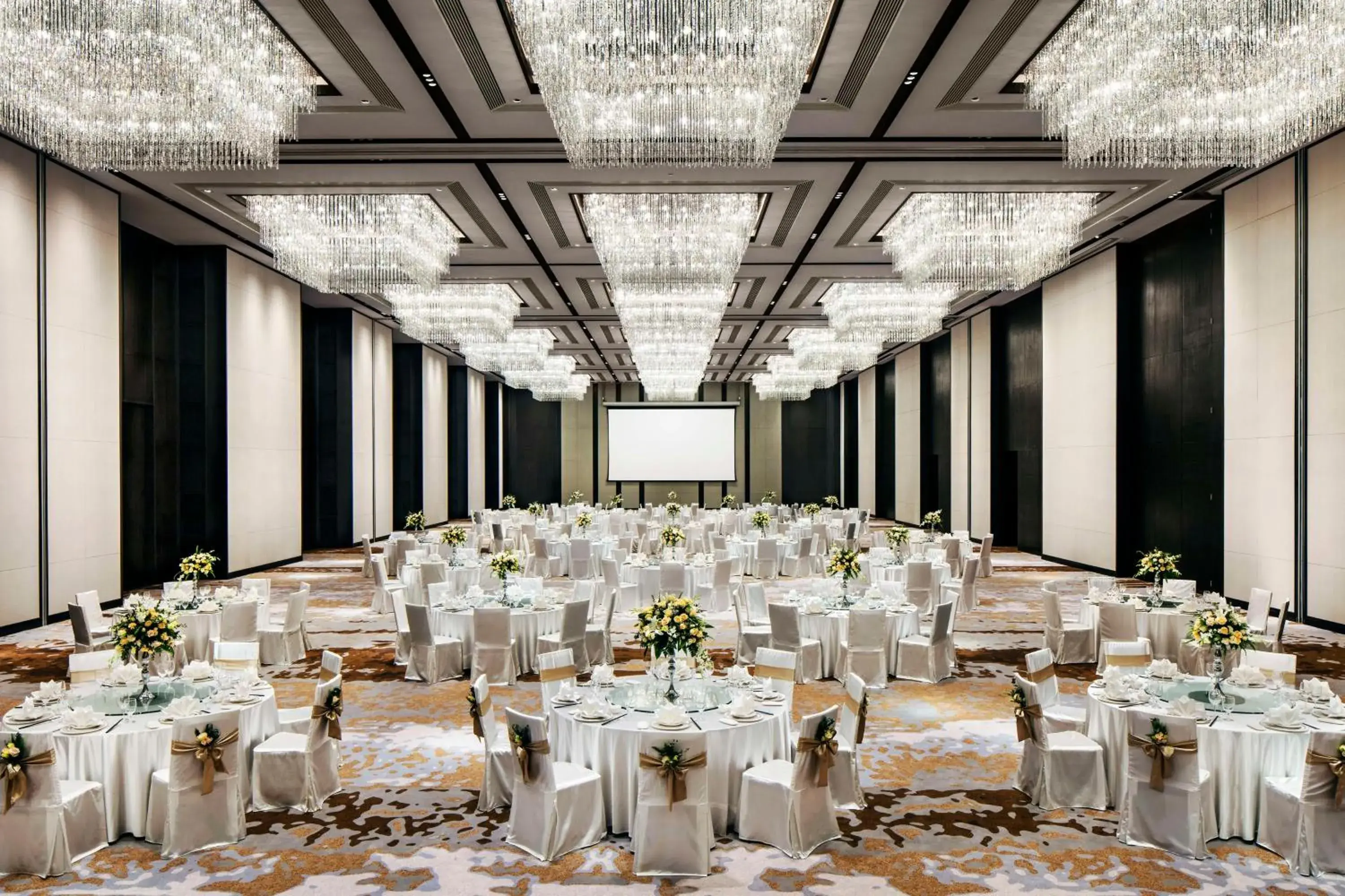 Meeting/conference room, Banquet Facilities in Hilton Ningbo Dongqian Lake