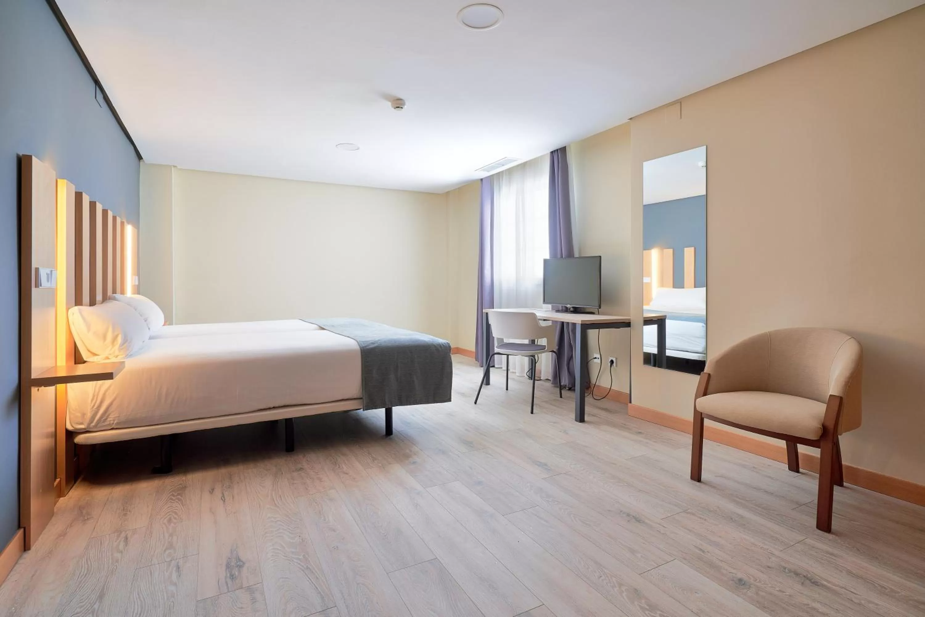 Bed in Smart Hotel La Sagra
