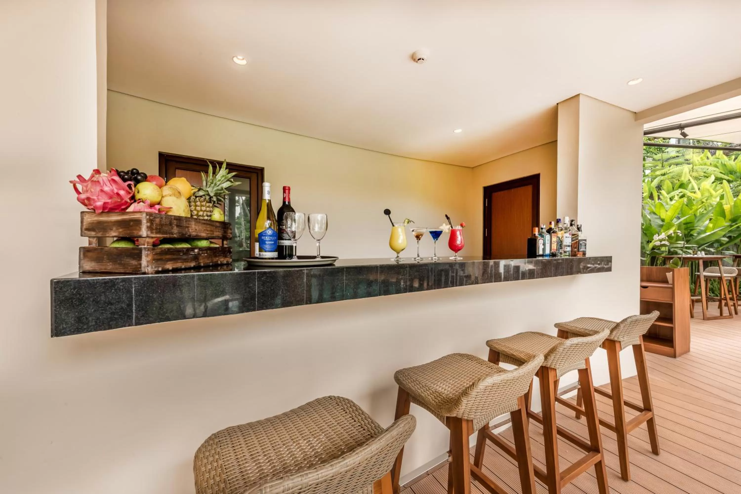 Lounge or bar in tanadewa Resort Ubud Bali by Cross Collection