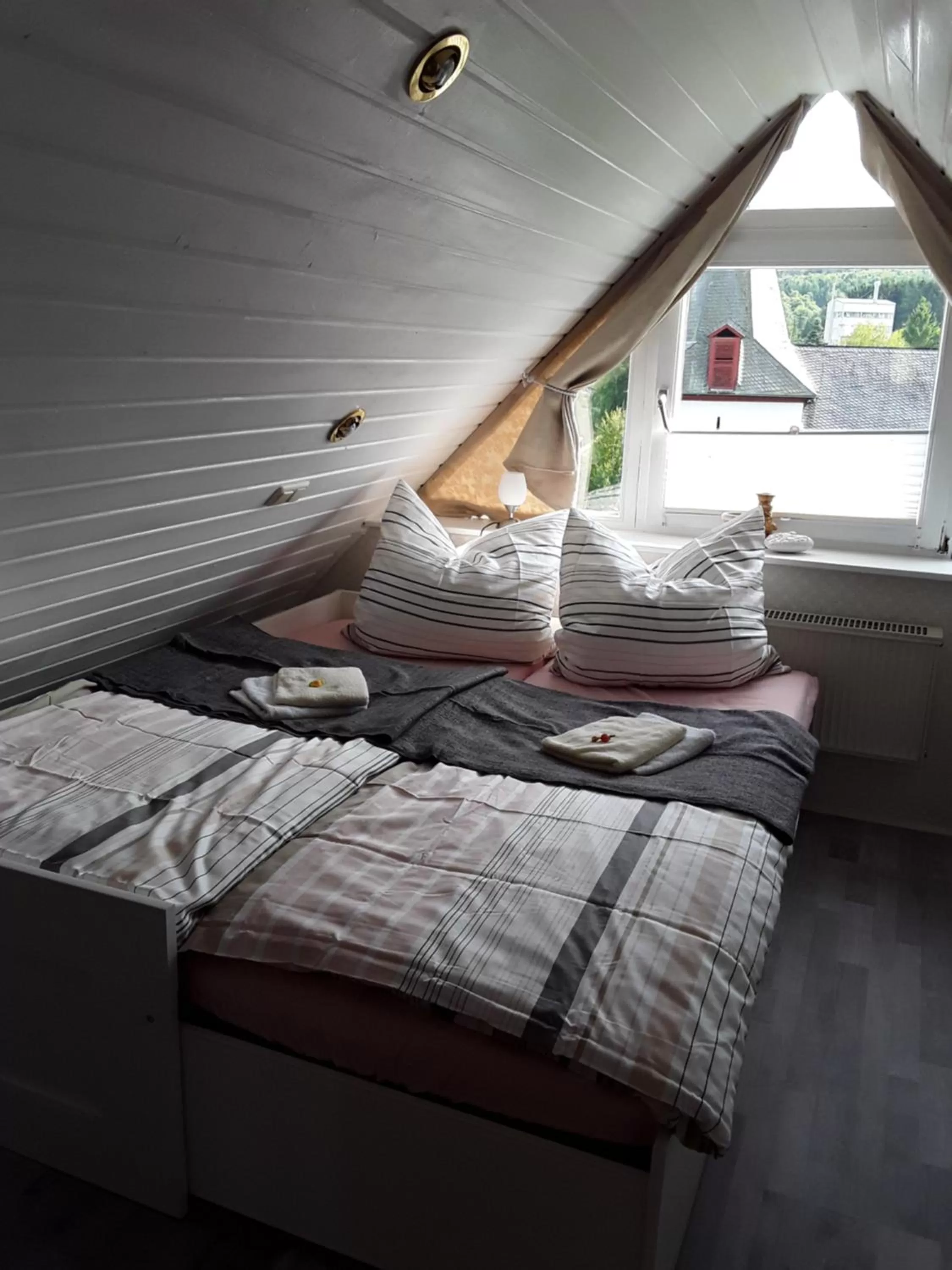 Bed in Villa Jani b&b