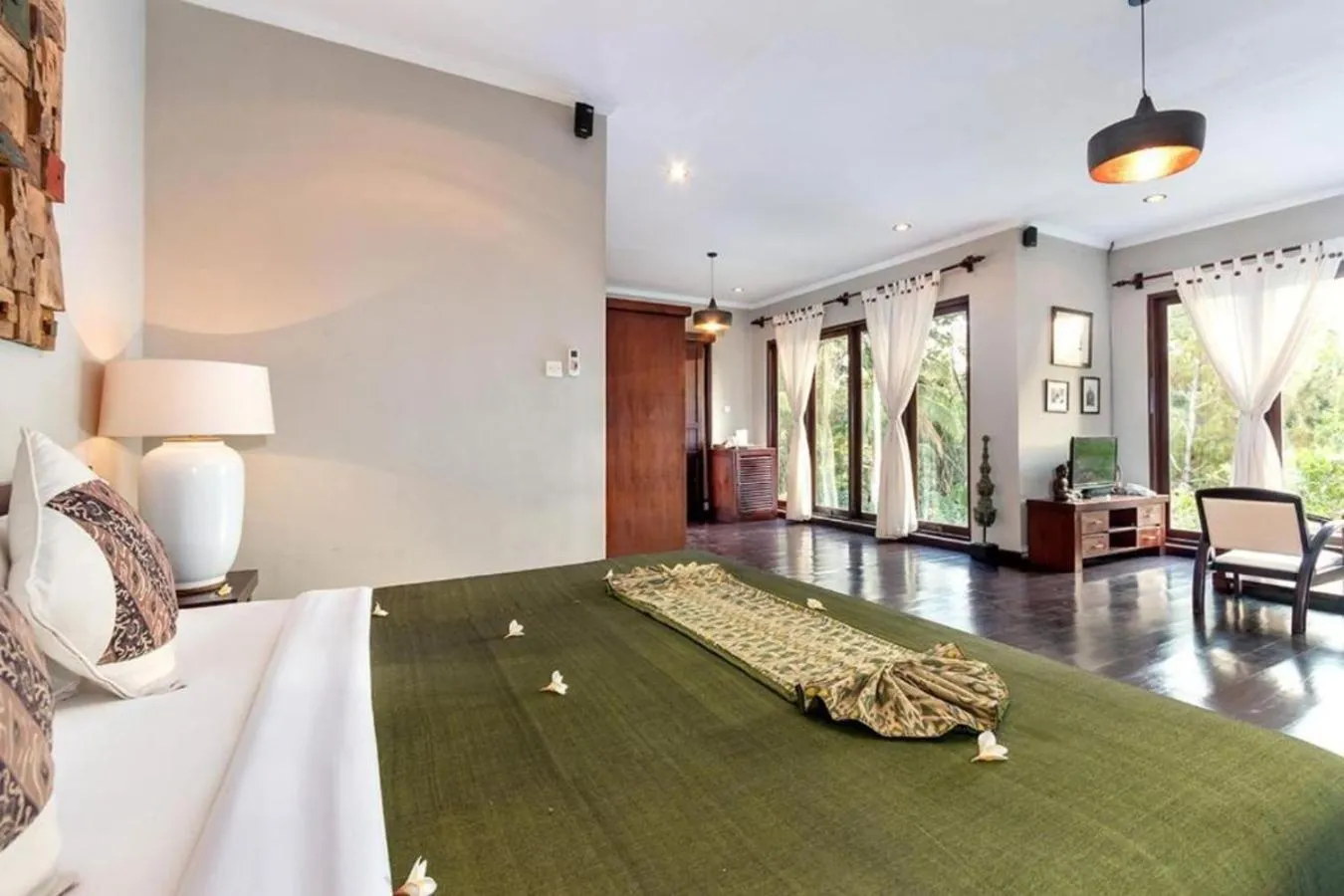 Bed in Suara Air Luxury Villa Ubud