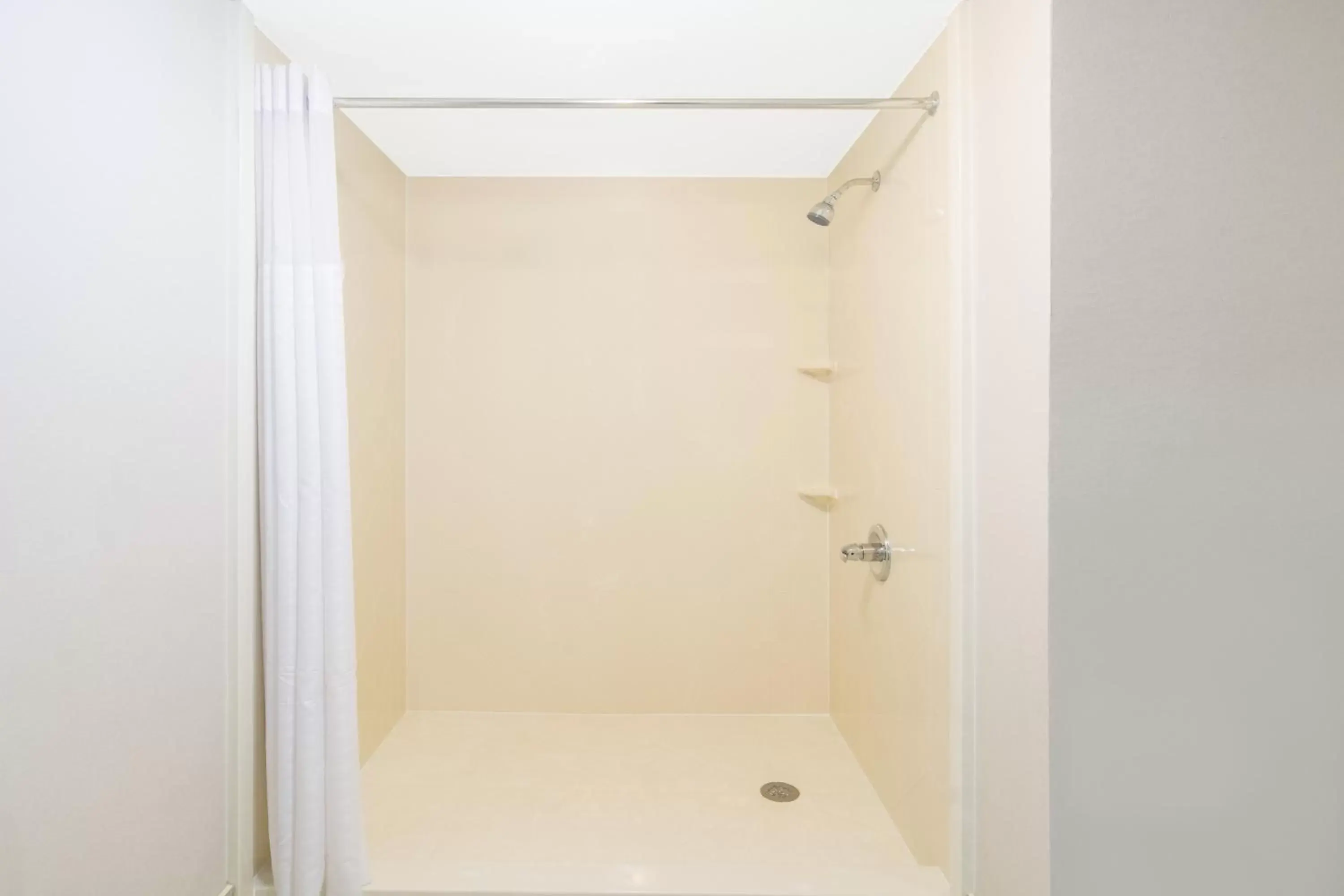 Shower, Bathroom in Motel 6-London, KY