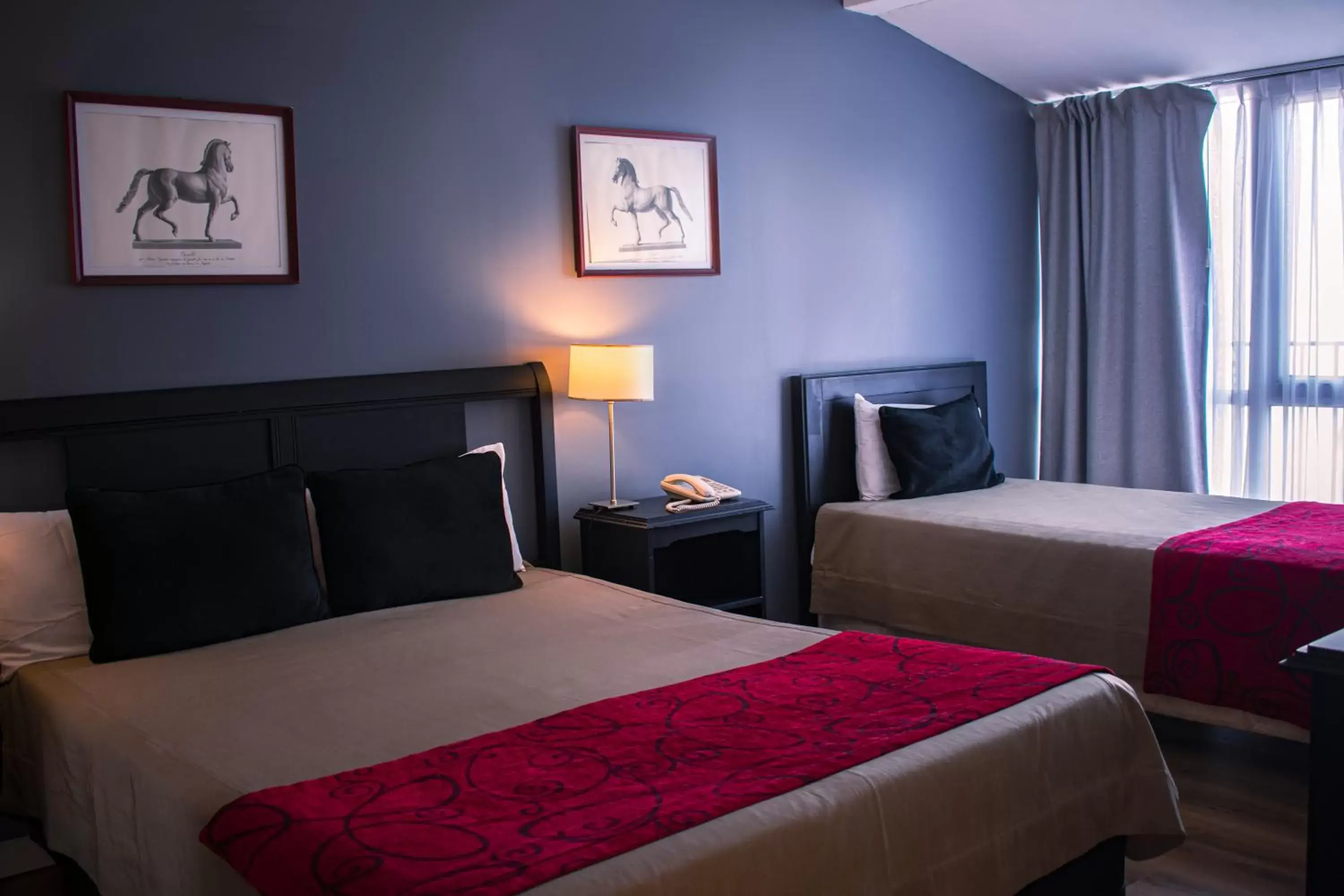 Bedroom, Bed in Gran Hotel Buenos Aires