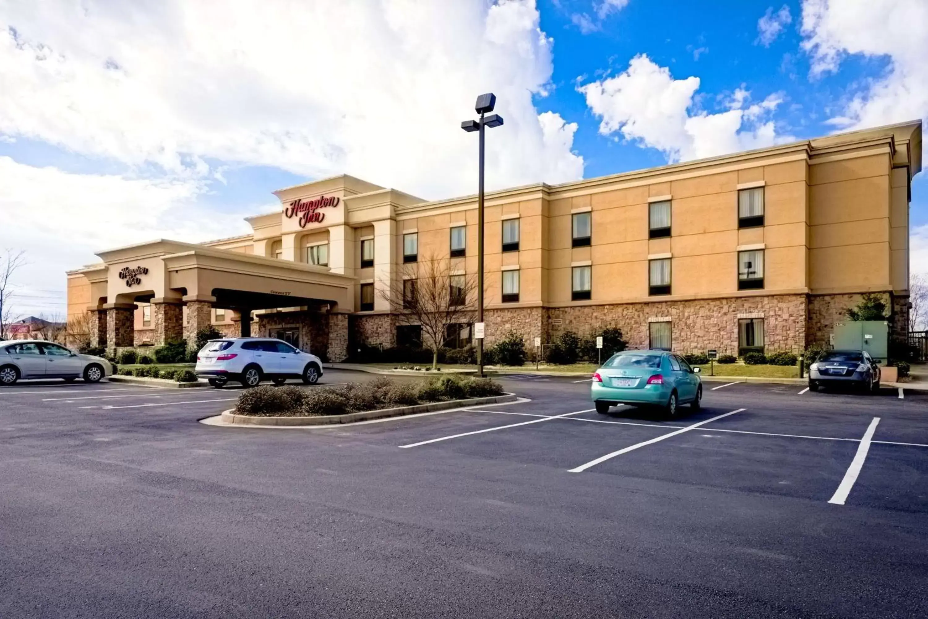 Property Building in Hampton Inn Montgomery-South-Airport