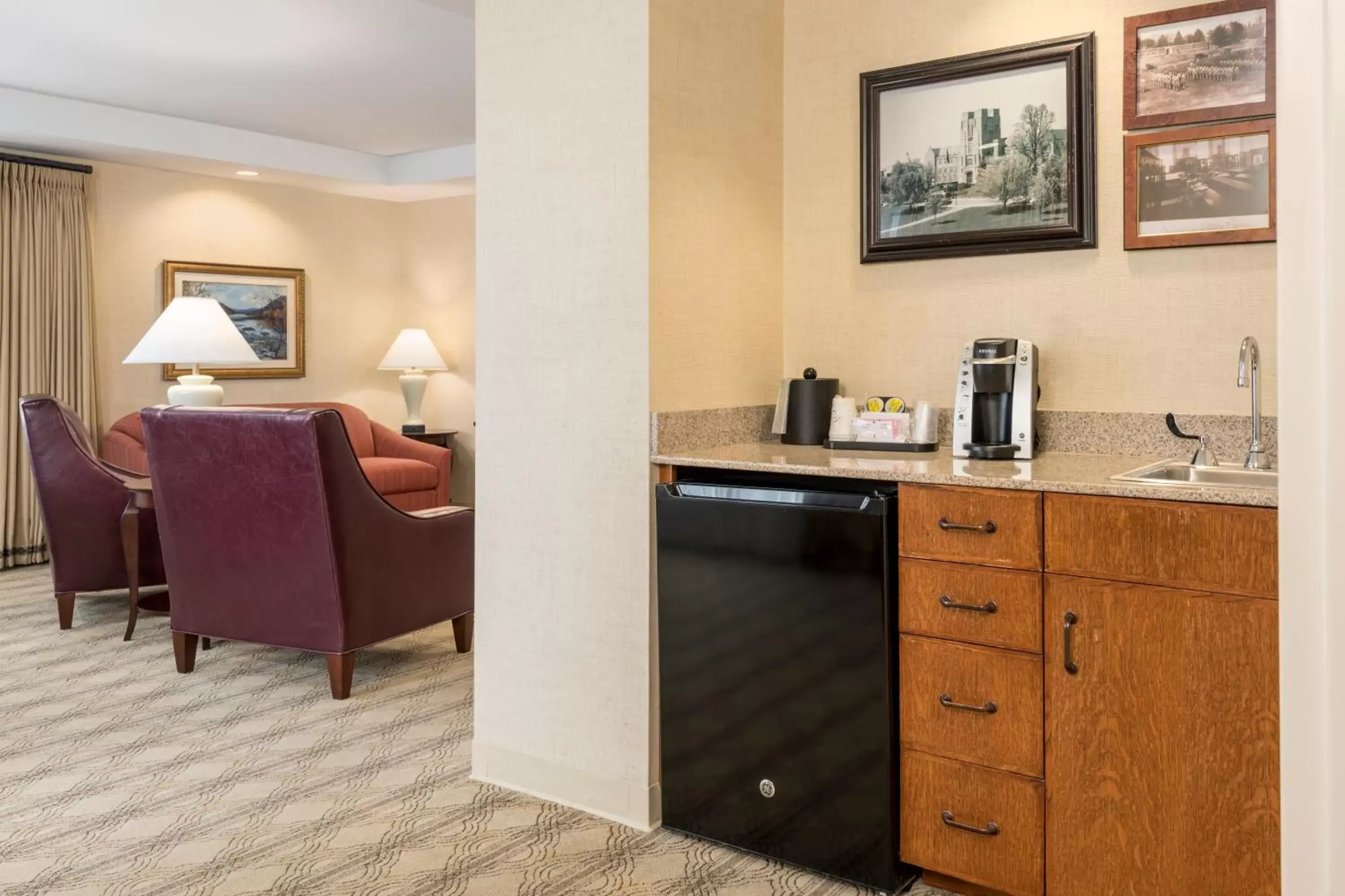 Coffee/tea facilities in The Inn at Virginia Tech - On Campus