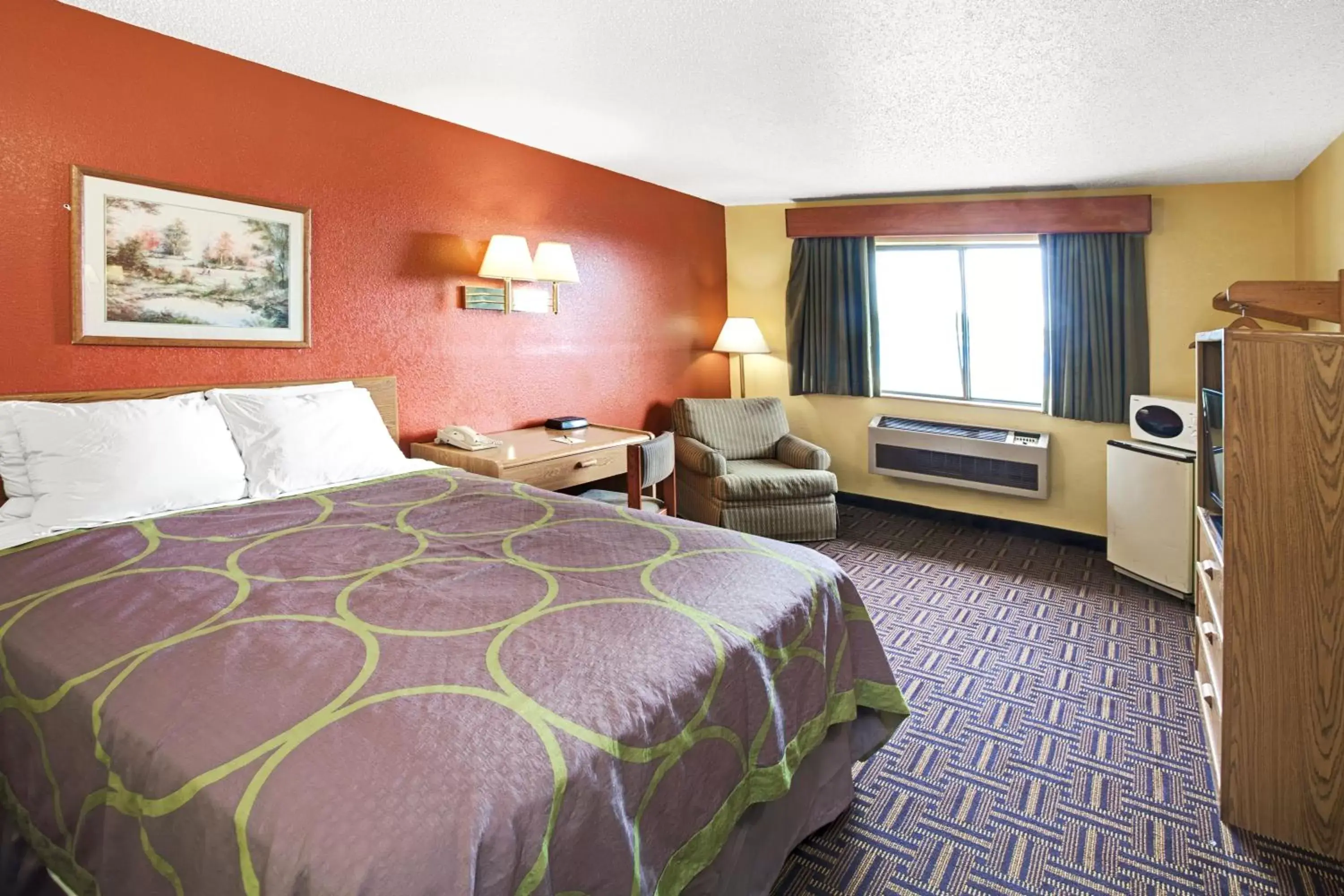 Photo of the whole room, Bed in Super 8 by Wyndham Romeoville Bolingbrook