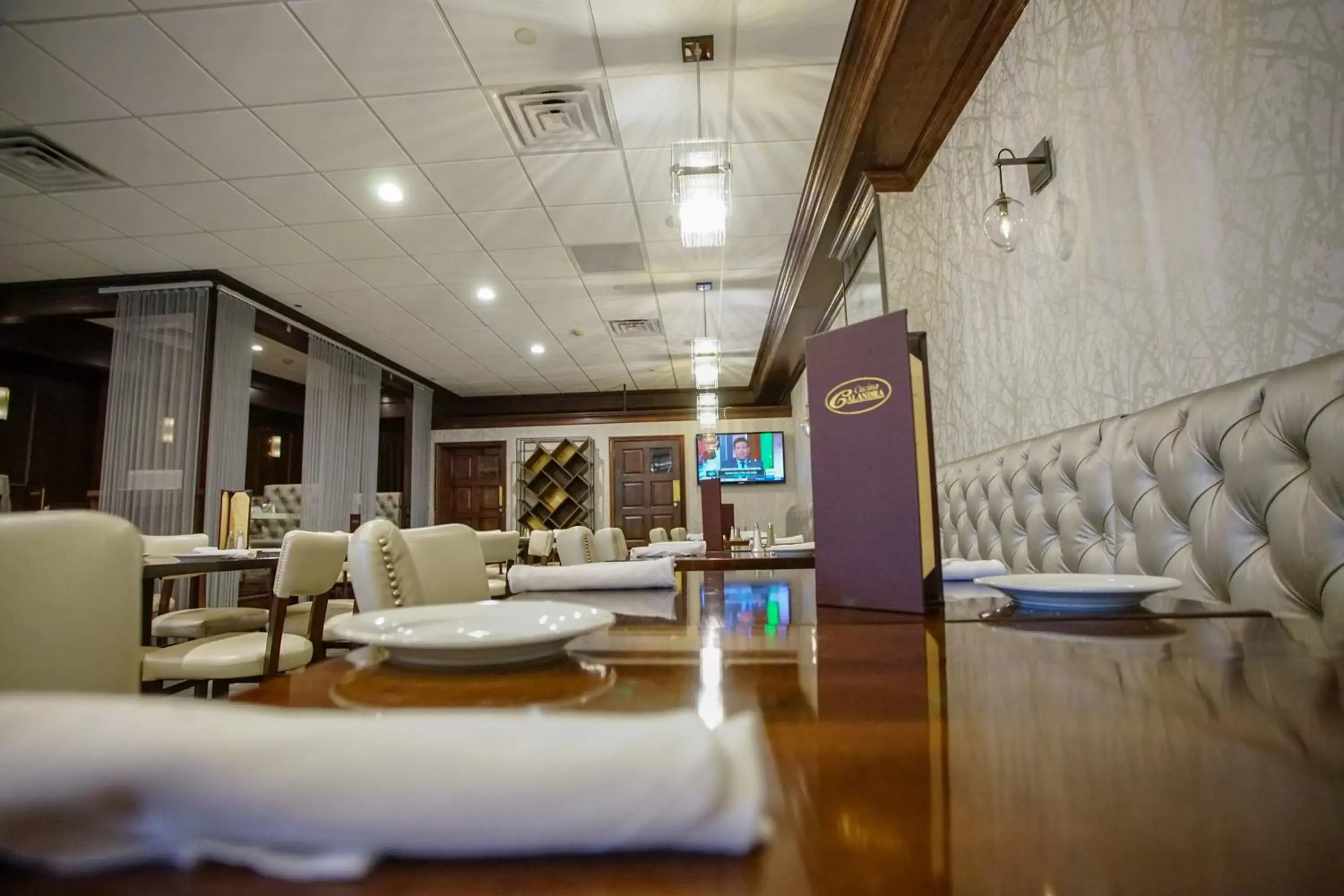 Restaurant/places to eat in Best Western Plus Fairfield Executive Inn