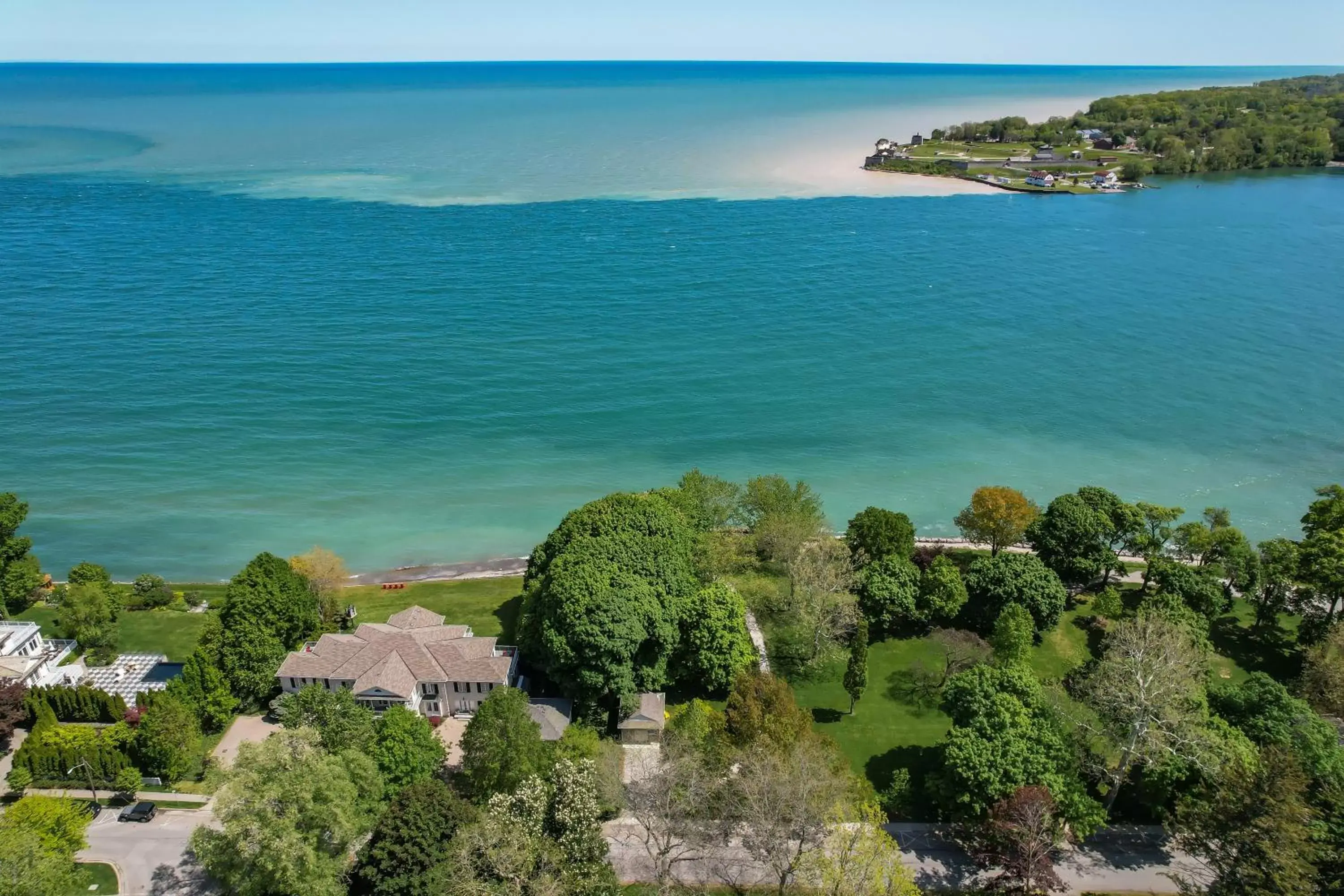 Lake view in Somerset - A Private Retreat